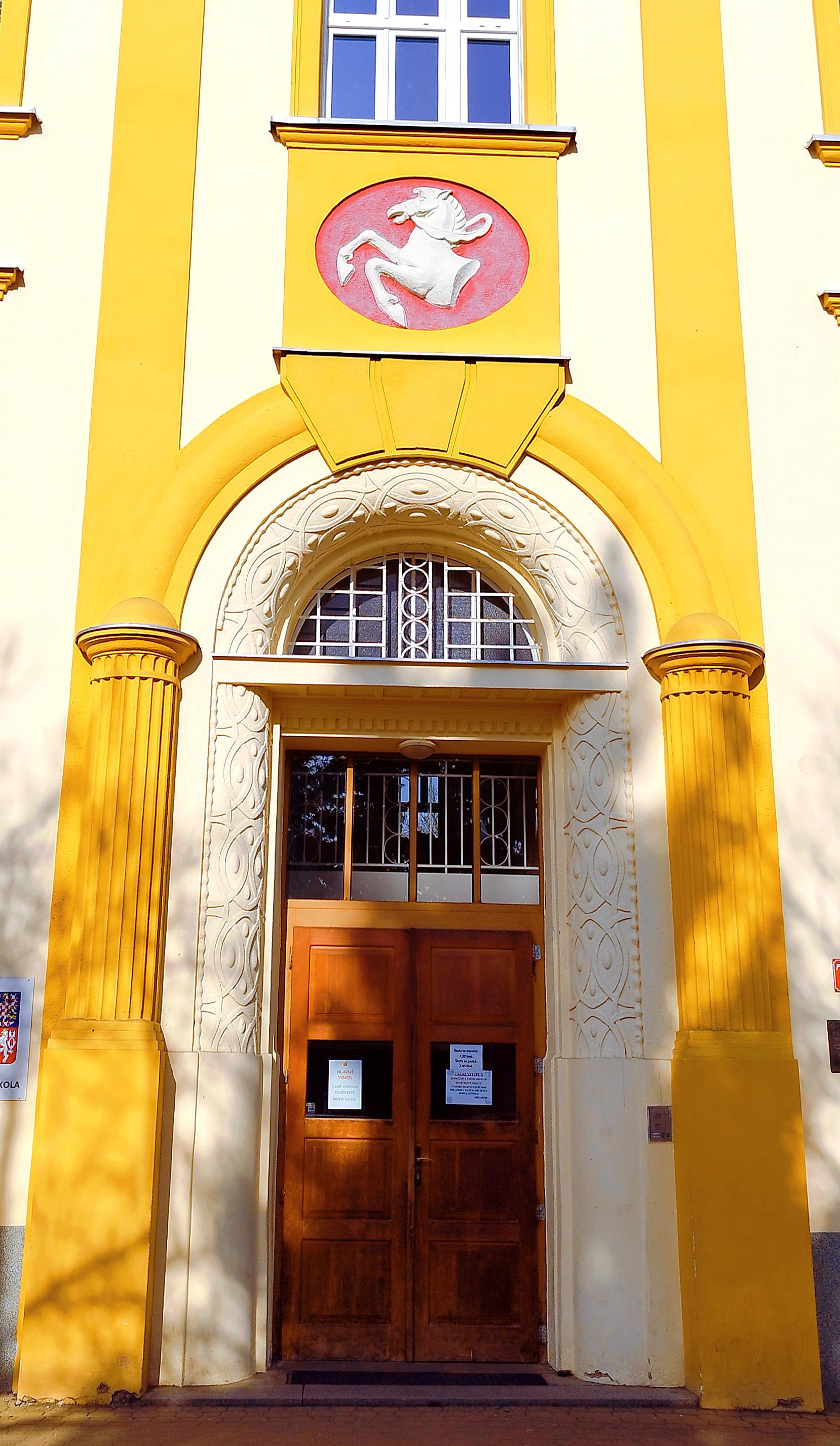 Základní škola Pardubice-Svítkov, Školní 748 foto 3