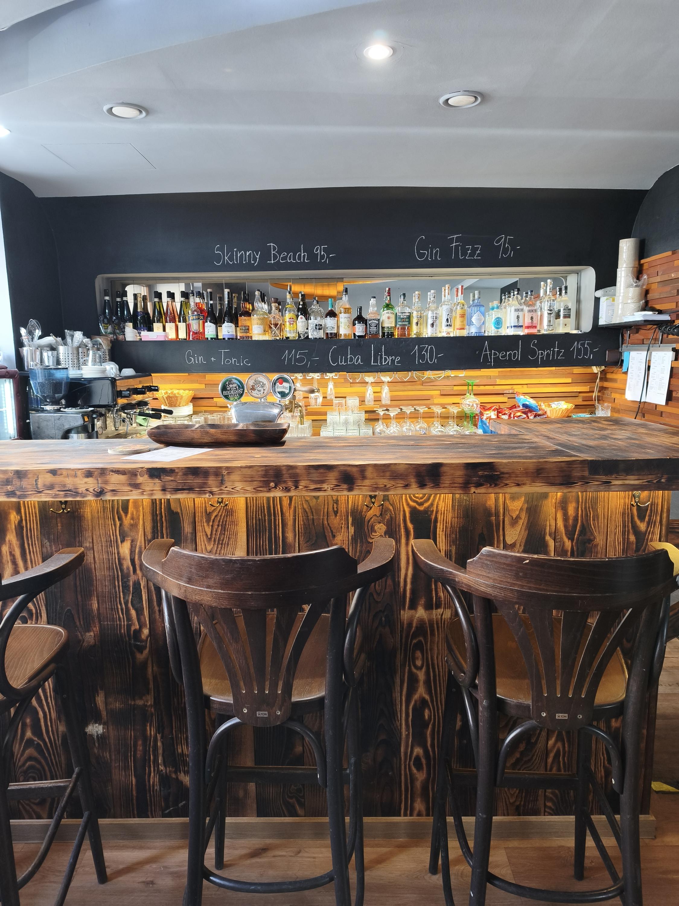 Rezerva – Bar & Coffee foto 3