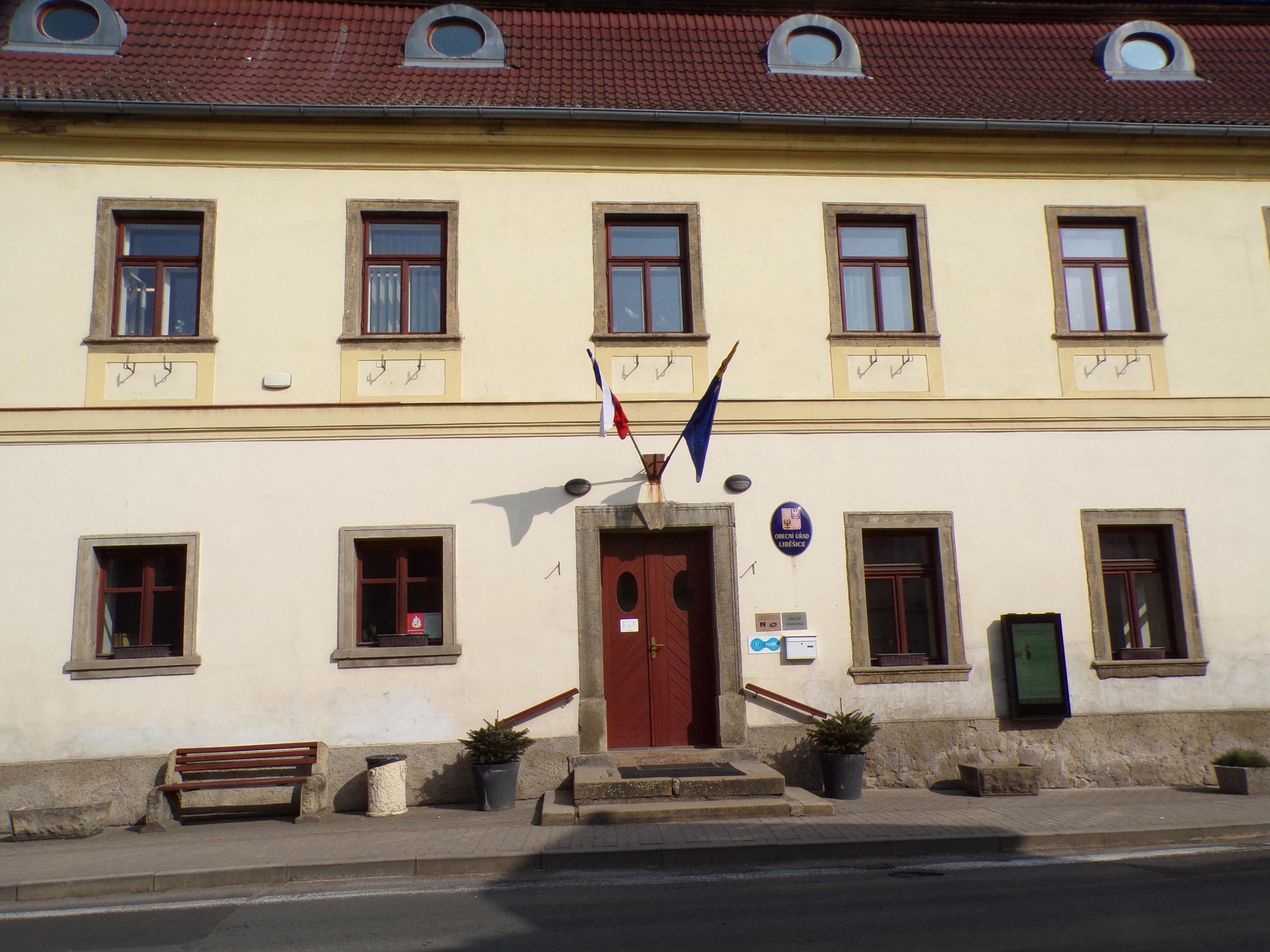 Liběšice - obecní úřad foto 4