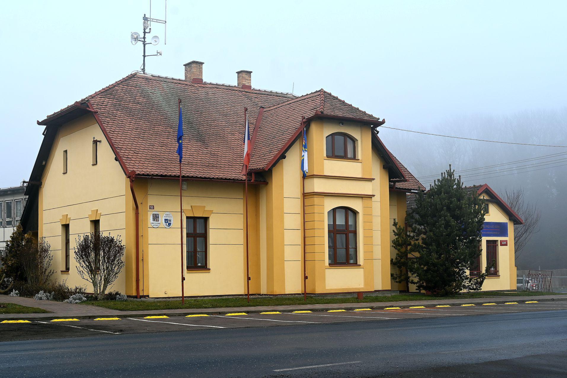 Měšice - obecní úřad foto 5