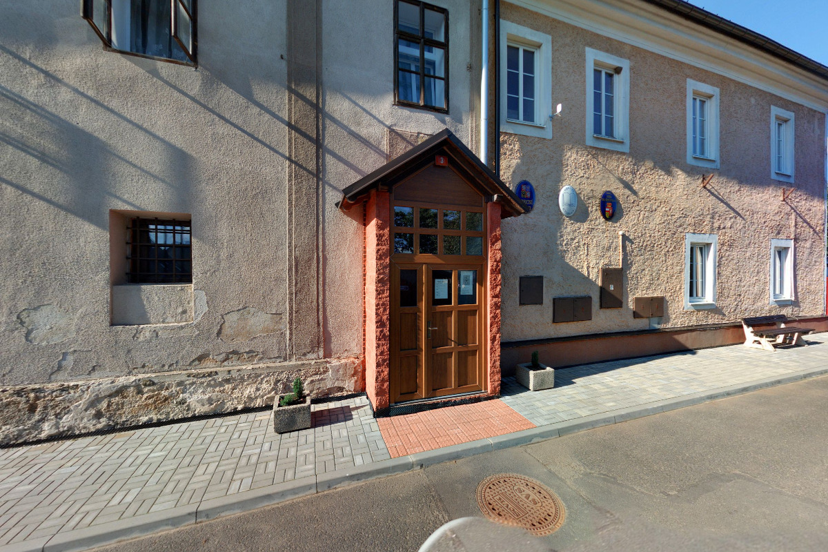 Hora Svatého Šebestiána - obecní úřad foto 3