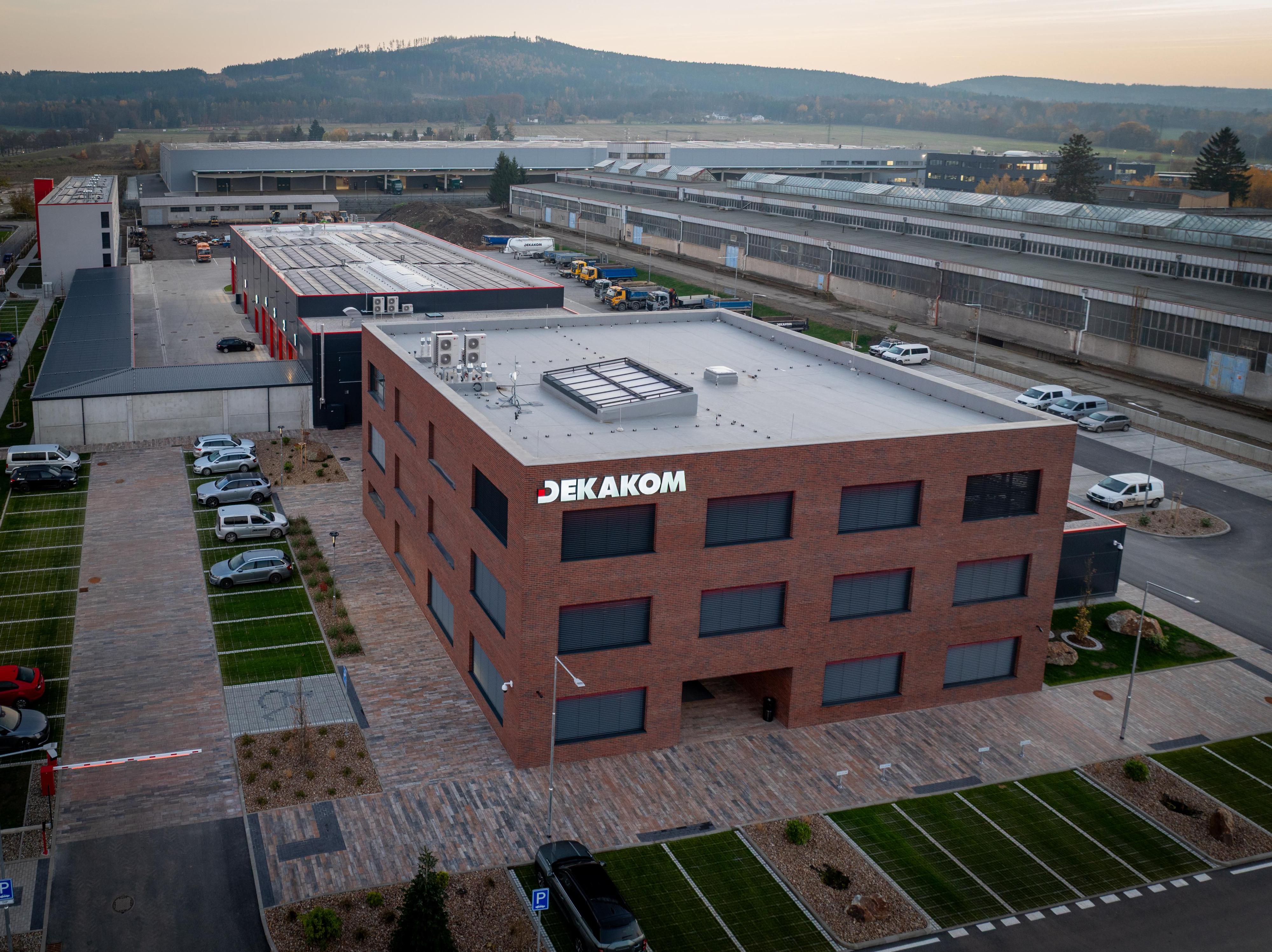 DEKAKOM plus, s.r.o.