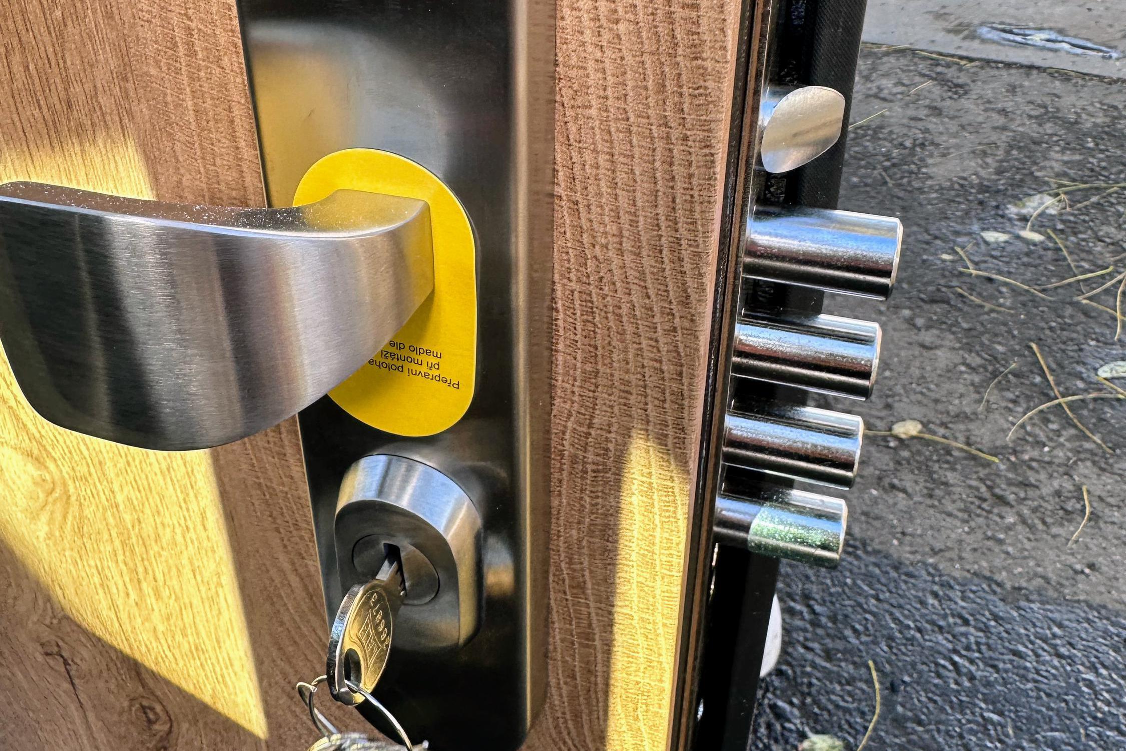 BEZPEČNOSTNÍ DVEŘE - Pavel Žejdlík