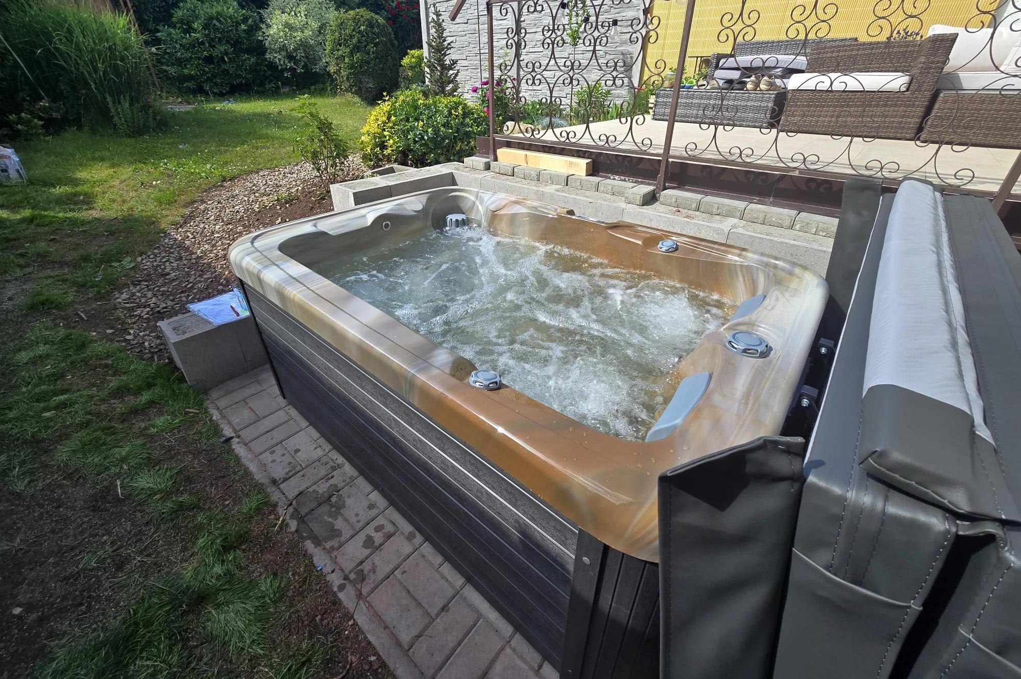 Luxusní akrylátové vířivky skladem už od 99 900 Kč