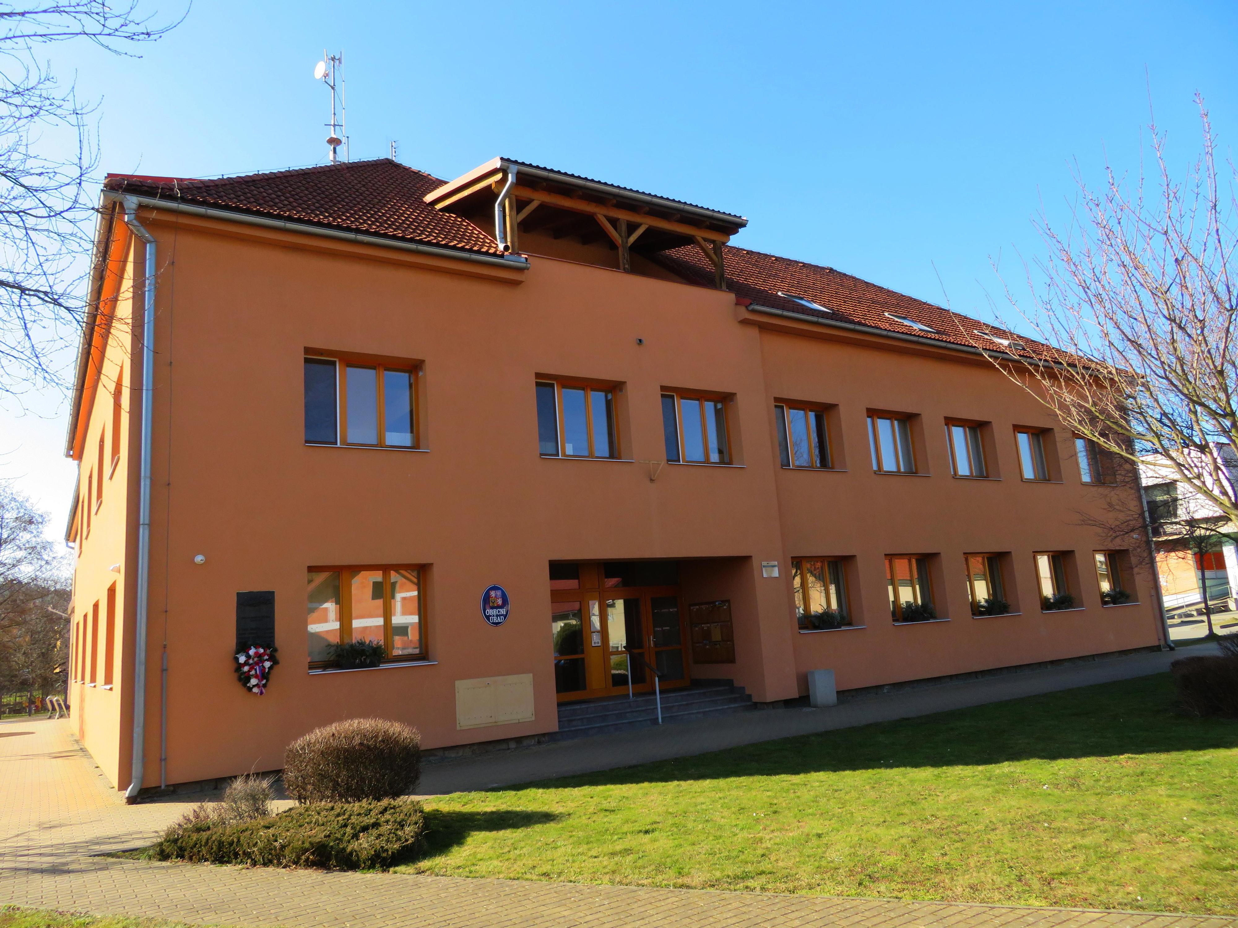 Vlachovice - obecní úřad foto 3