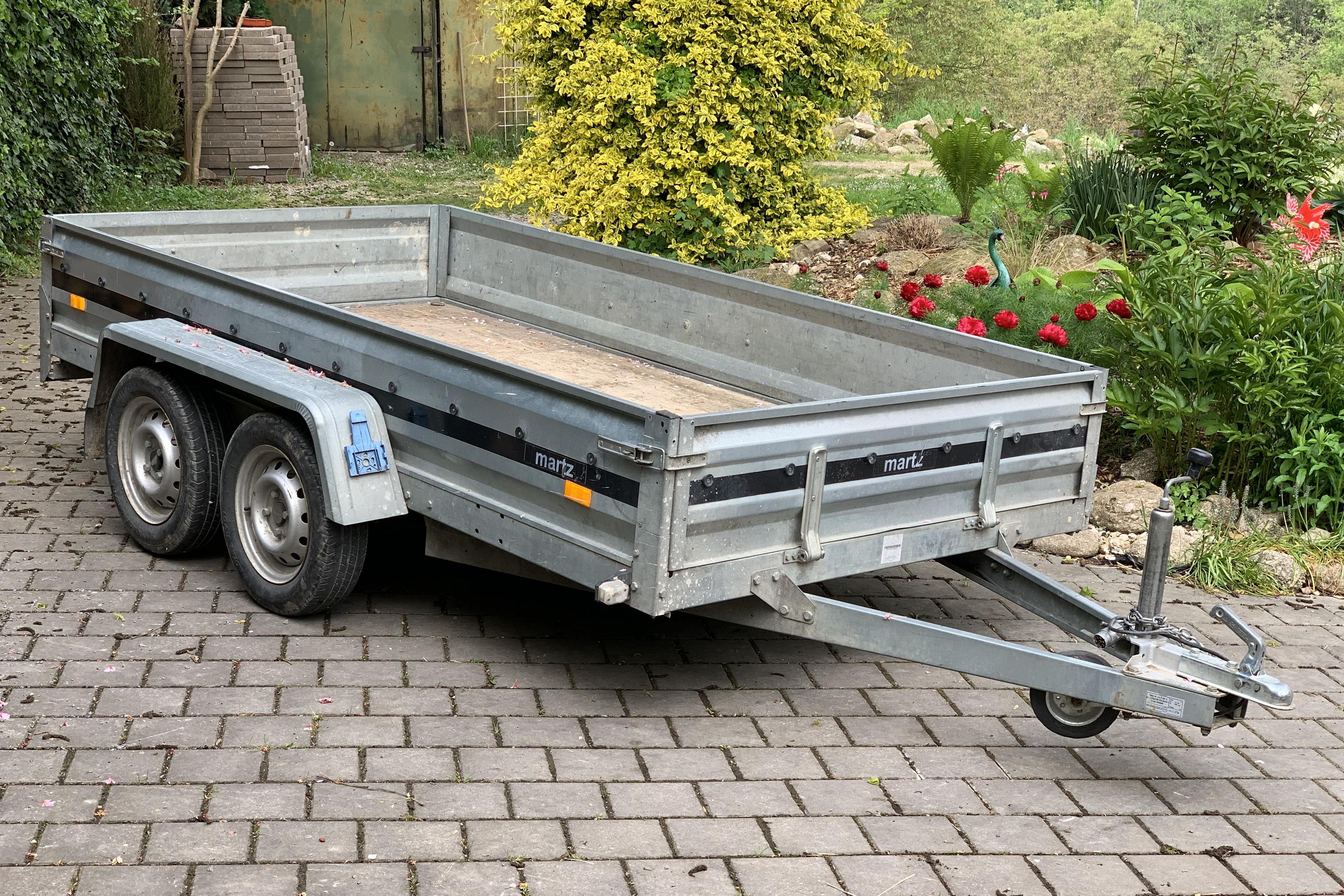 Půjčovna přívěsných vozíků, autoboxů a nosičů kol