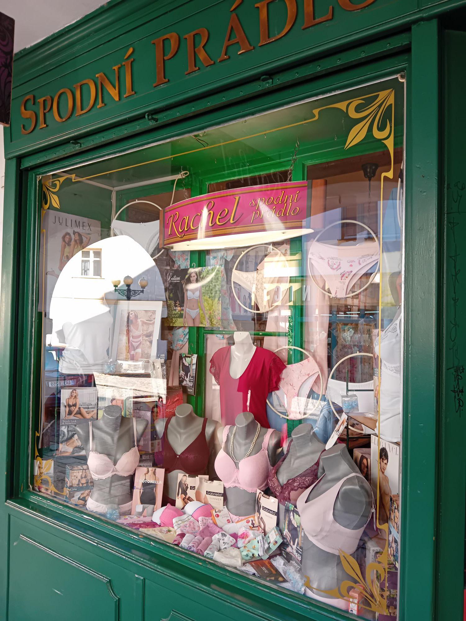 Rachel spodní prádlo foto 2