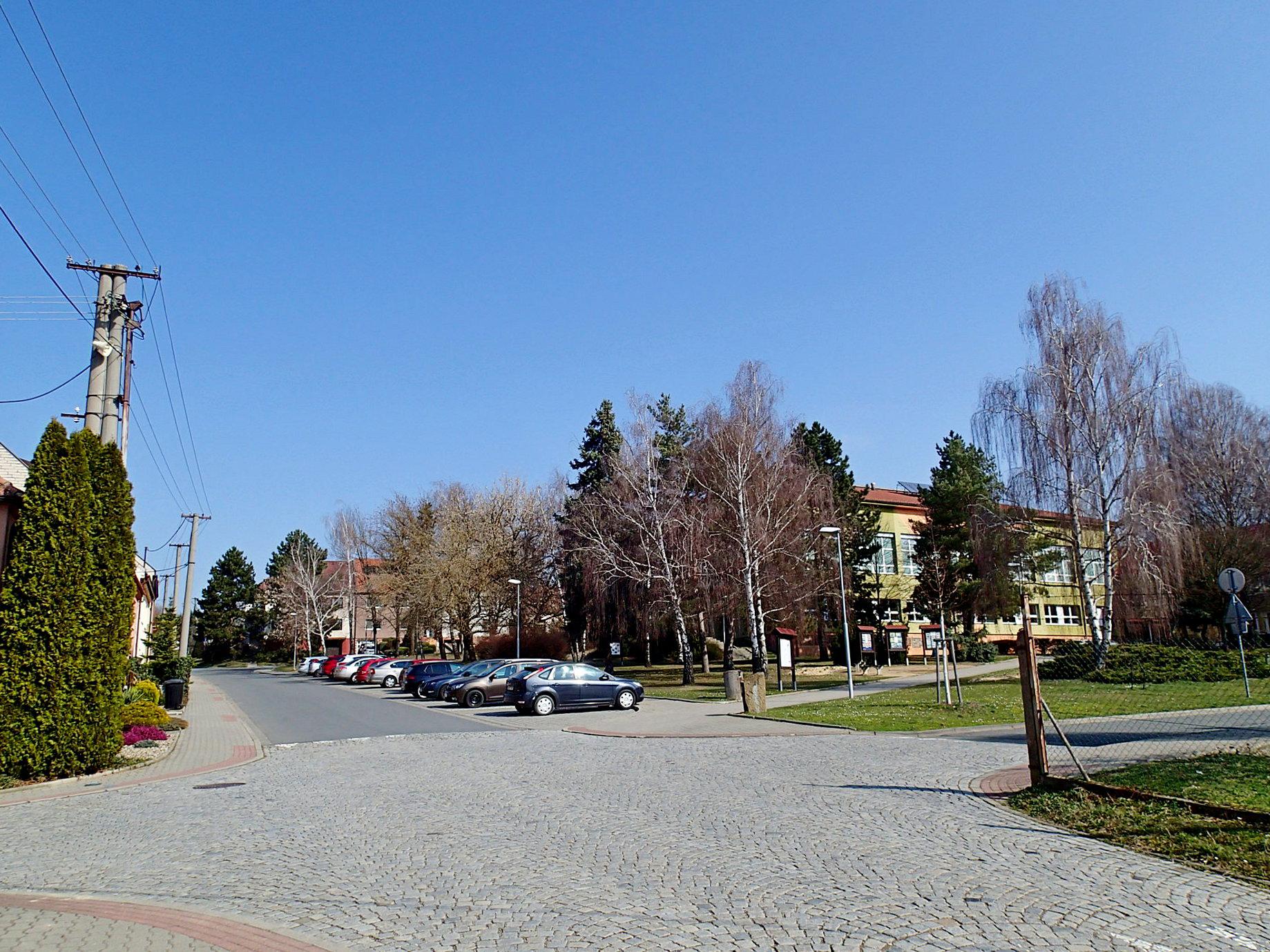 Základní škola a Základní umělecká škola Dolní Němčí, okres Uherské Hradiště foto 2
