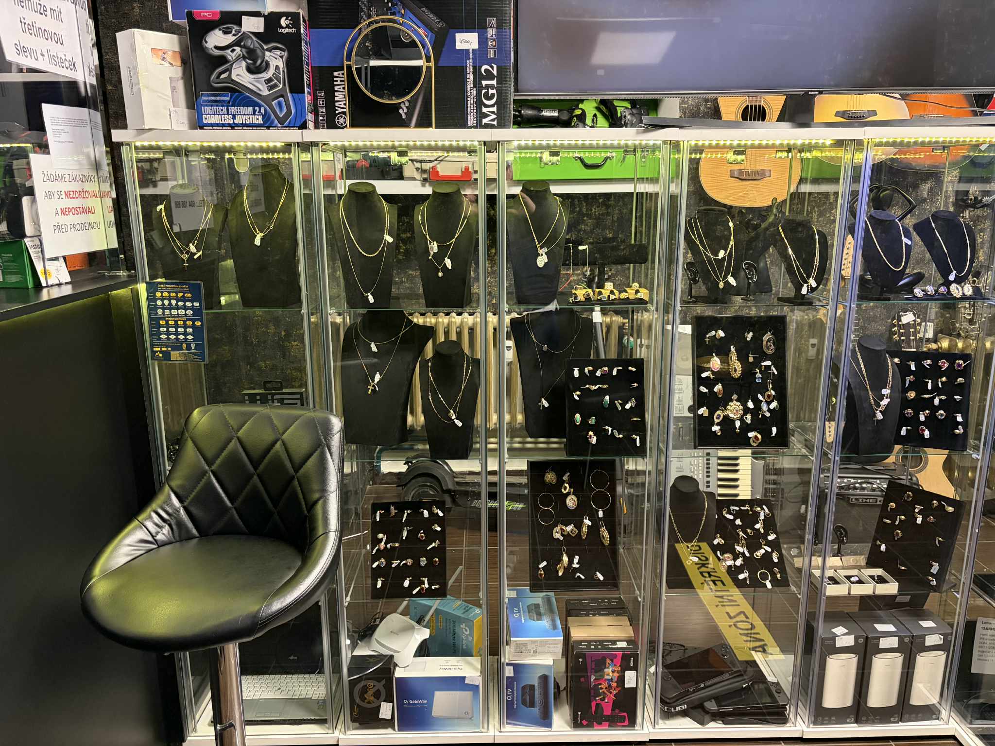 Zastavárna a Servis u Avionu foto 2