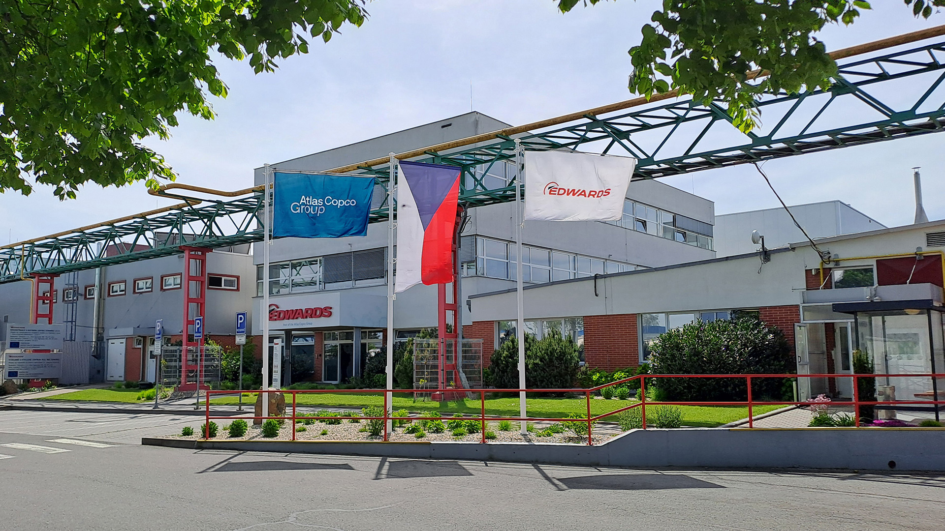 Edwards, s.r.o. foto 1