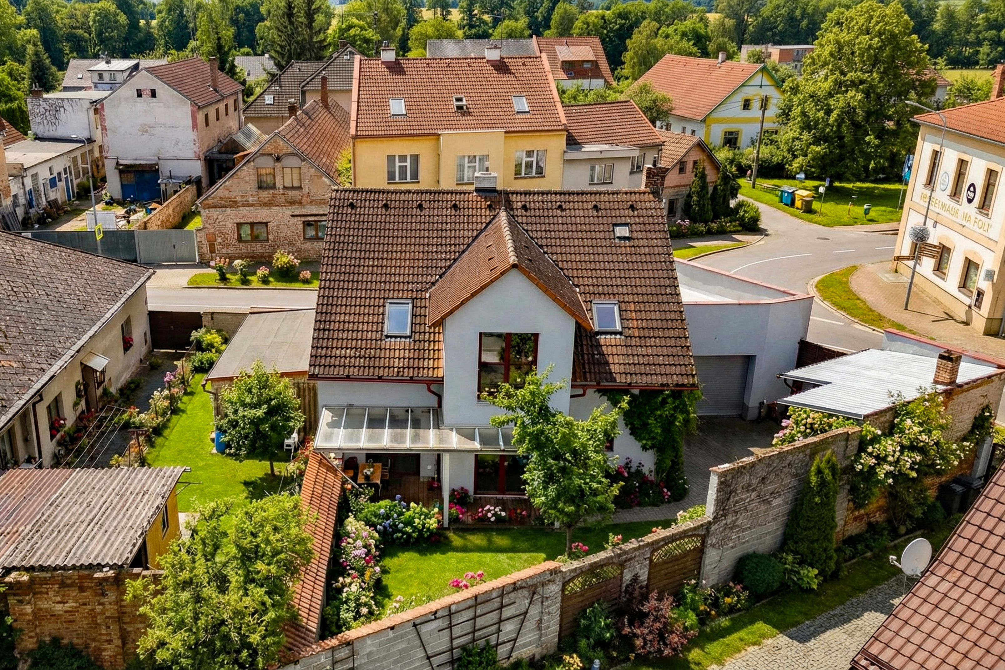 Rodinný dům po rekonstrukci 6+1, 10 min od Hradce