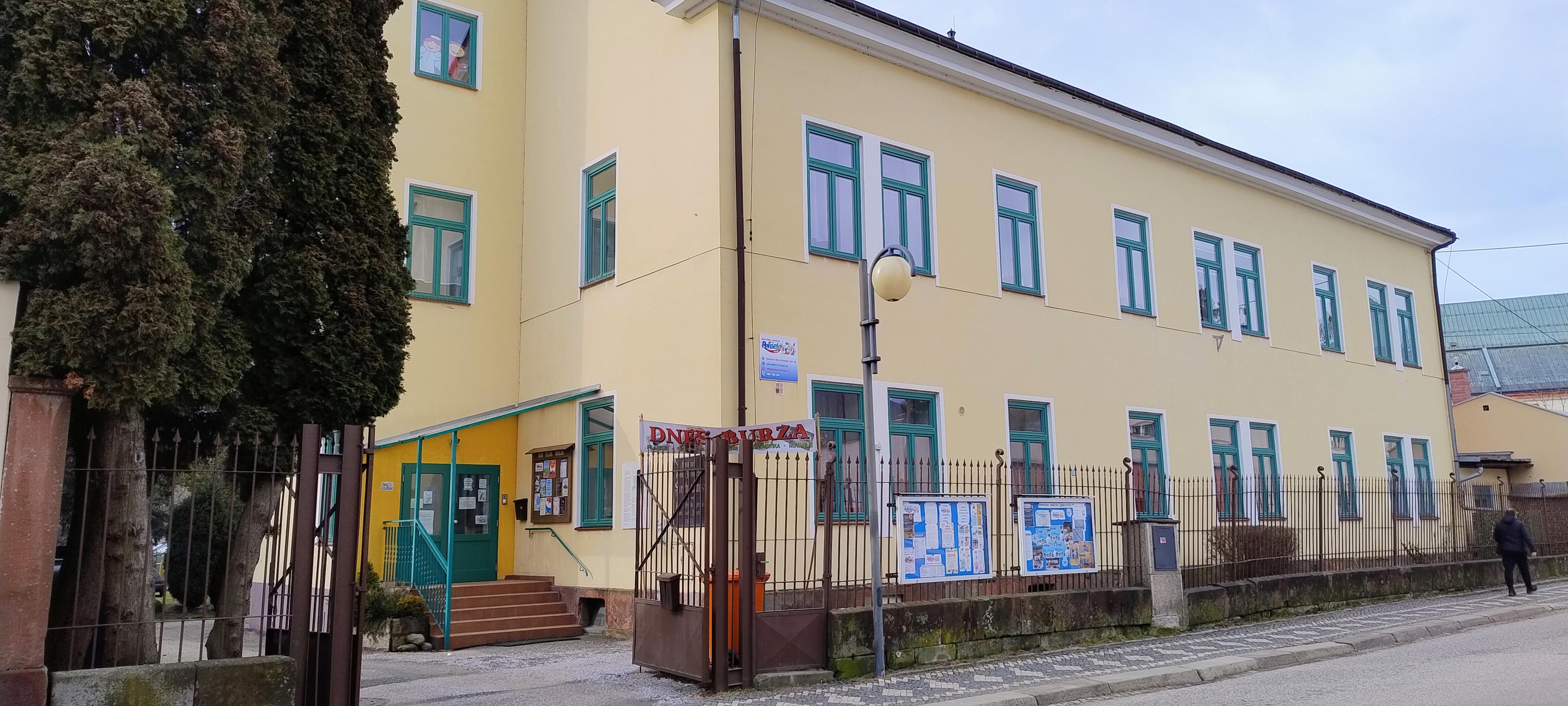 Ubytování Dům dětí a mládeže Pelíšek foto 1