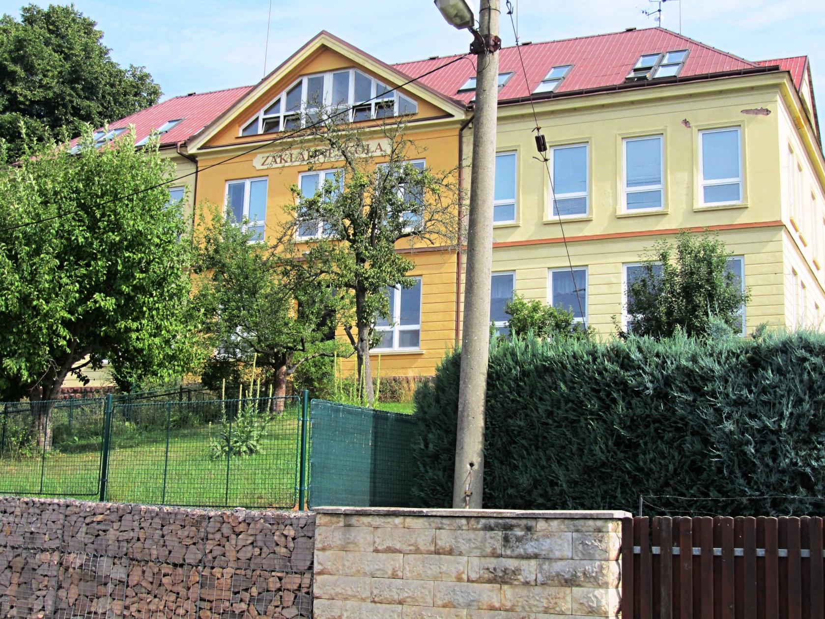 ZŠ pro žáky se specifickými poruchami učení Trutnov, Voletiny foto 2