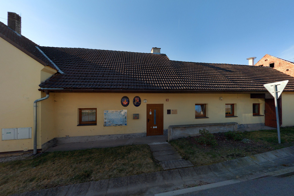 Hlohová - obecní úřad foto 2