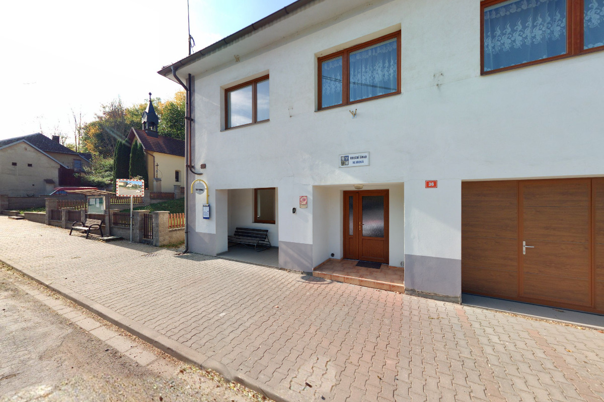 Hluboká - obecní úřad