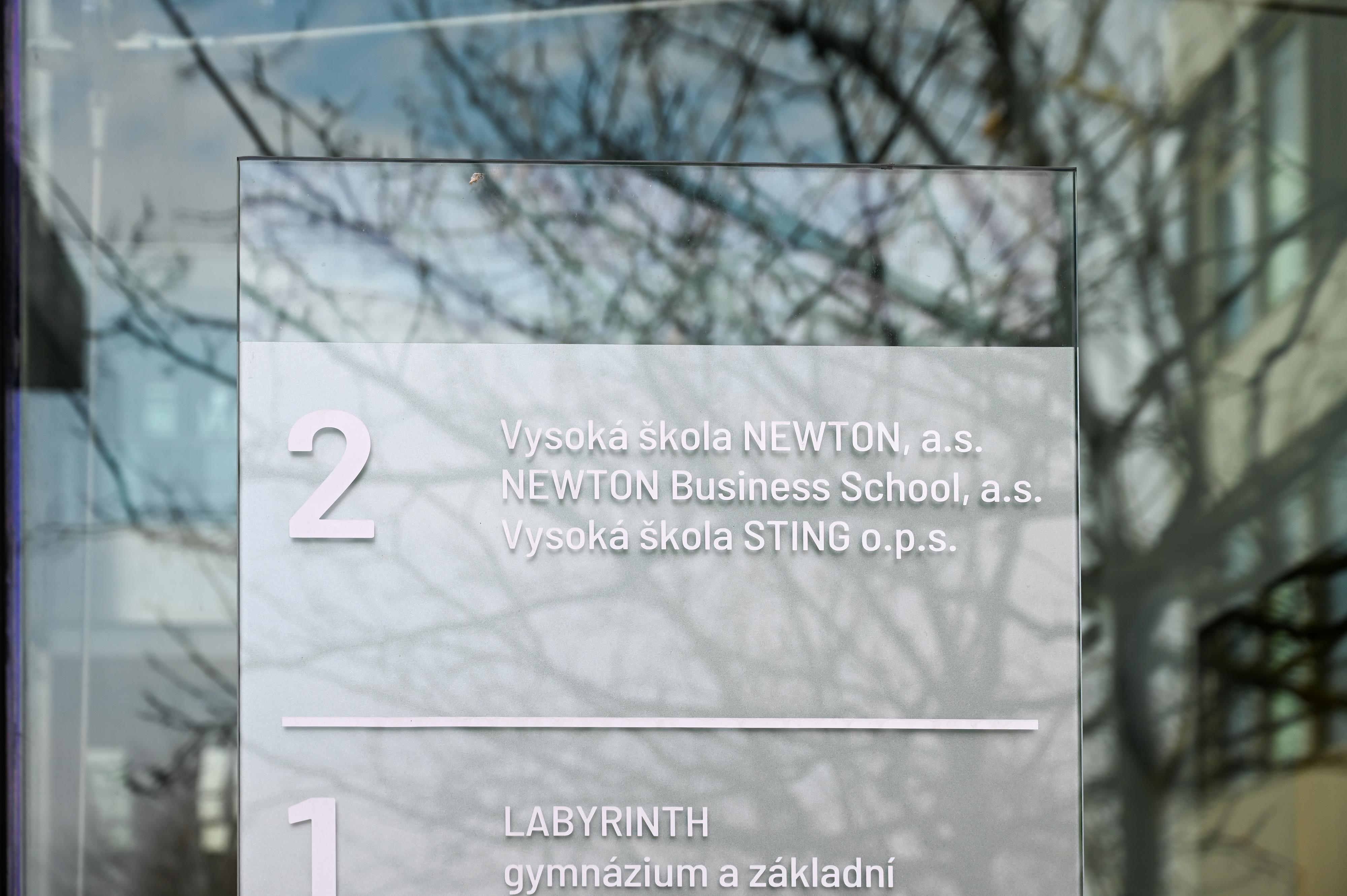 NEWTON University foto 3