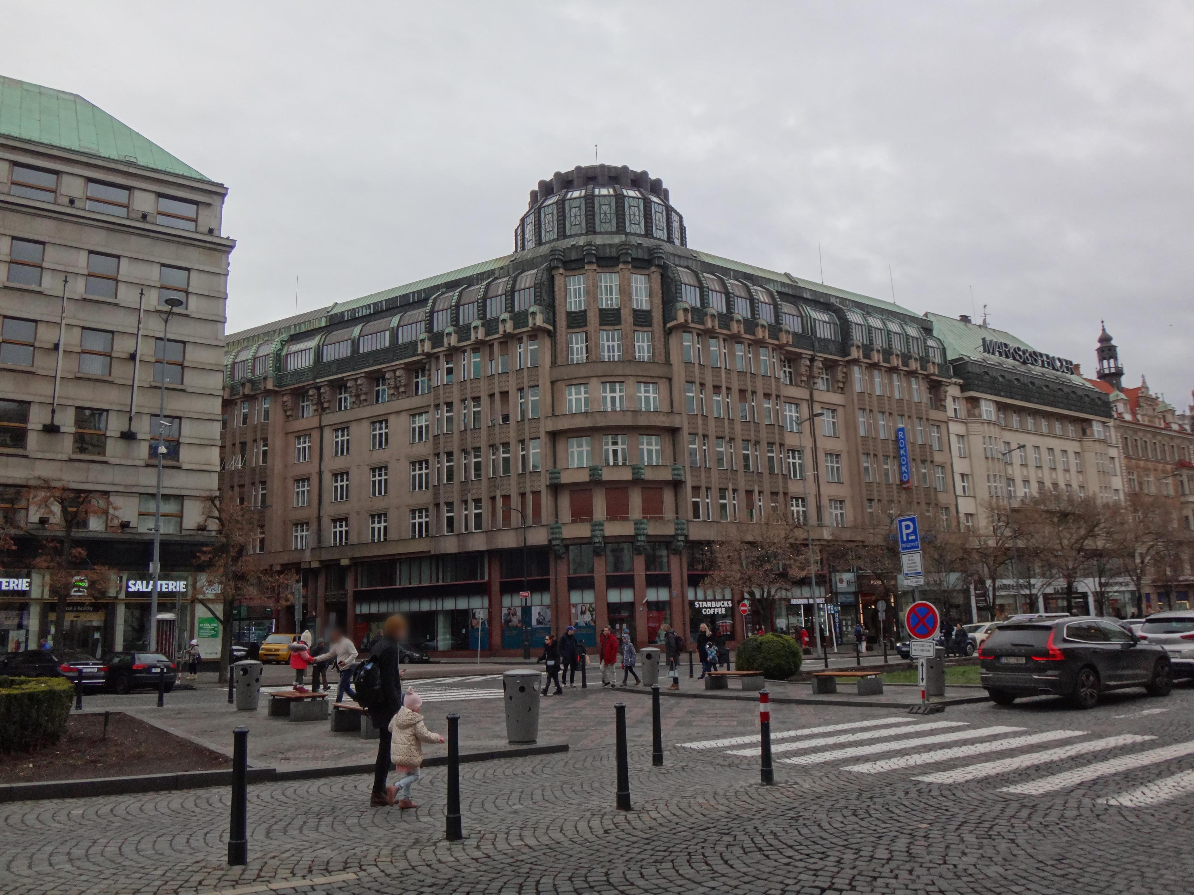 PALÁC ROKOKO, s.r.o. foto 1