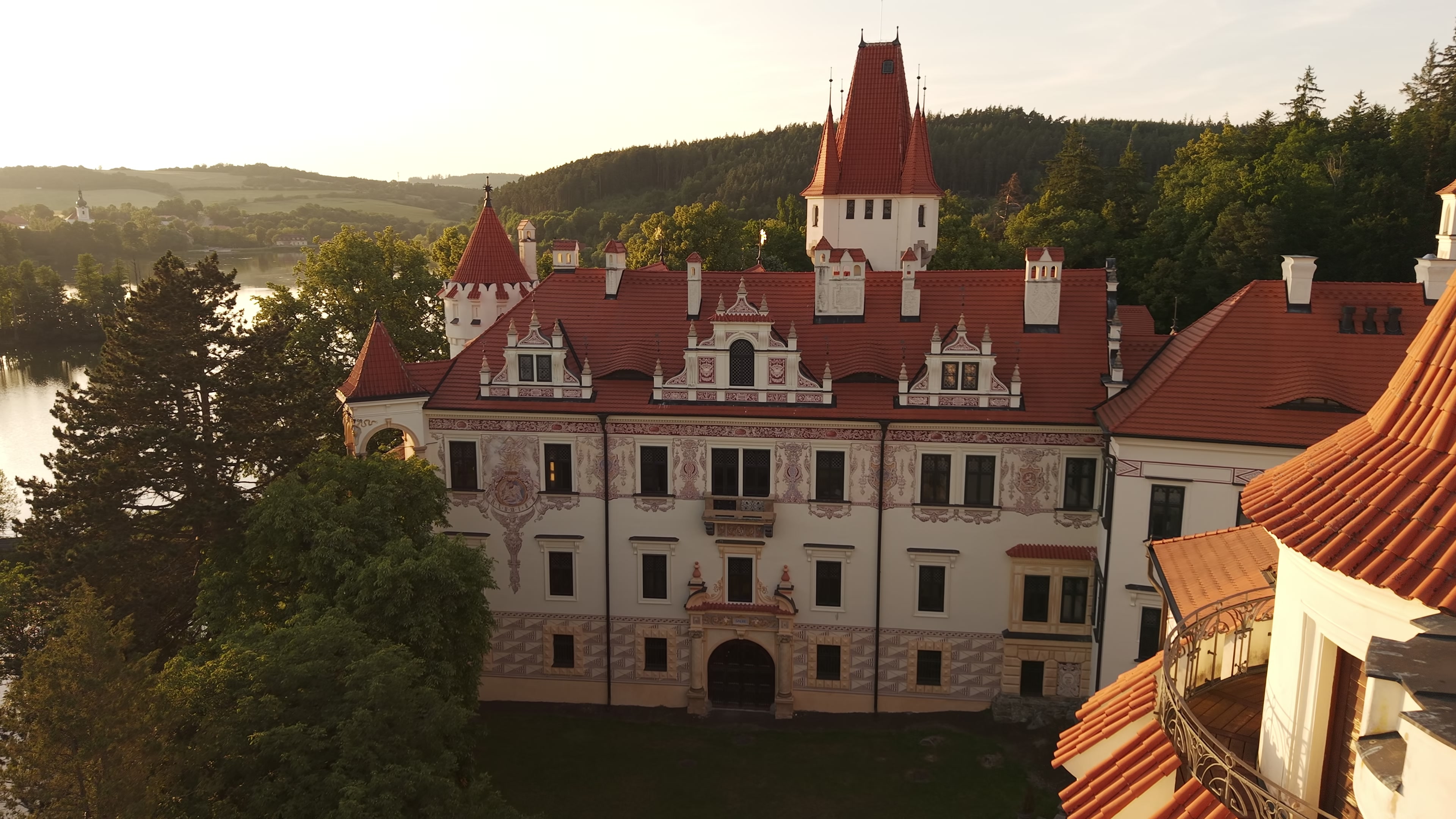 Zámek Žinkovy foto 2 (náhled videa)