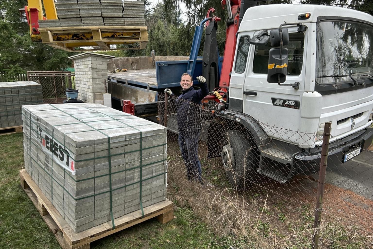 Petr Chocholatý - Kontejnerová autodoprava s hydraulickou rukou foto 5