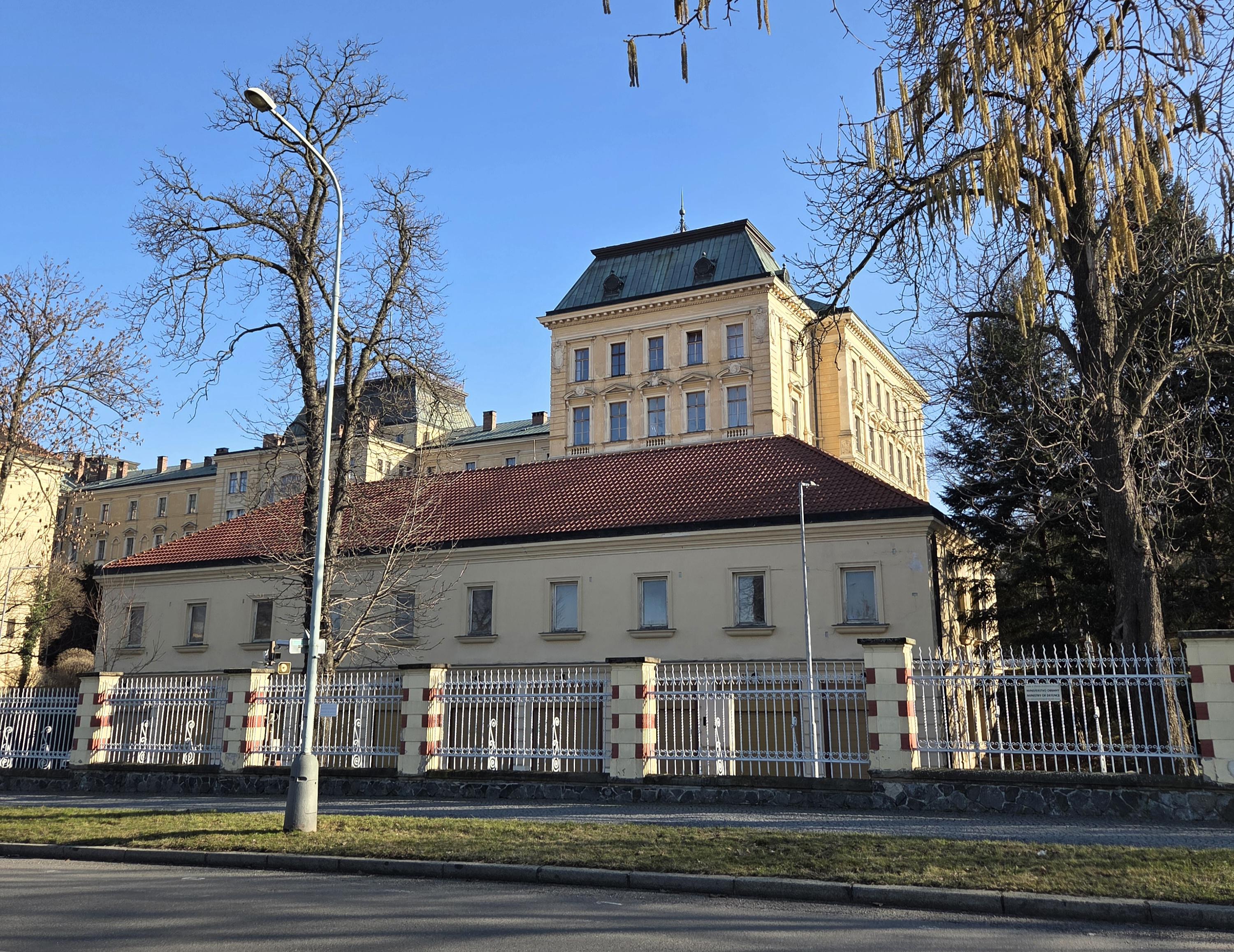 Ministerstvo obrany foto 3