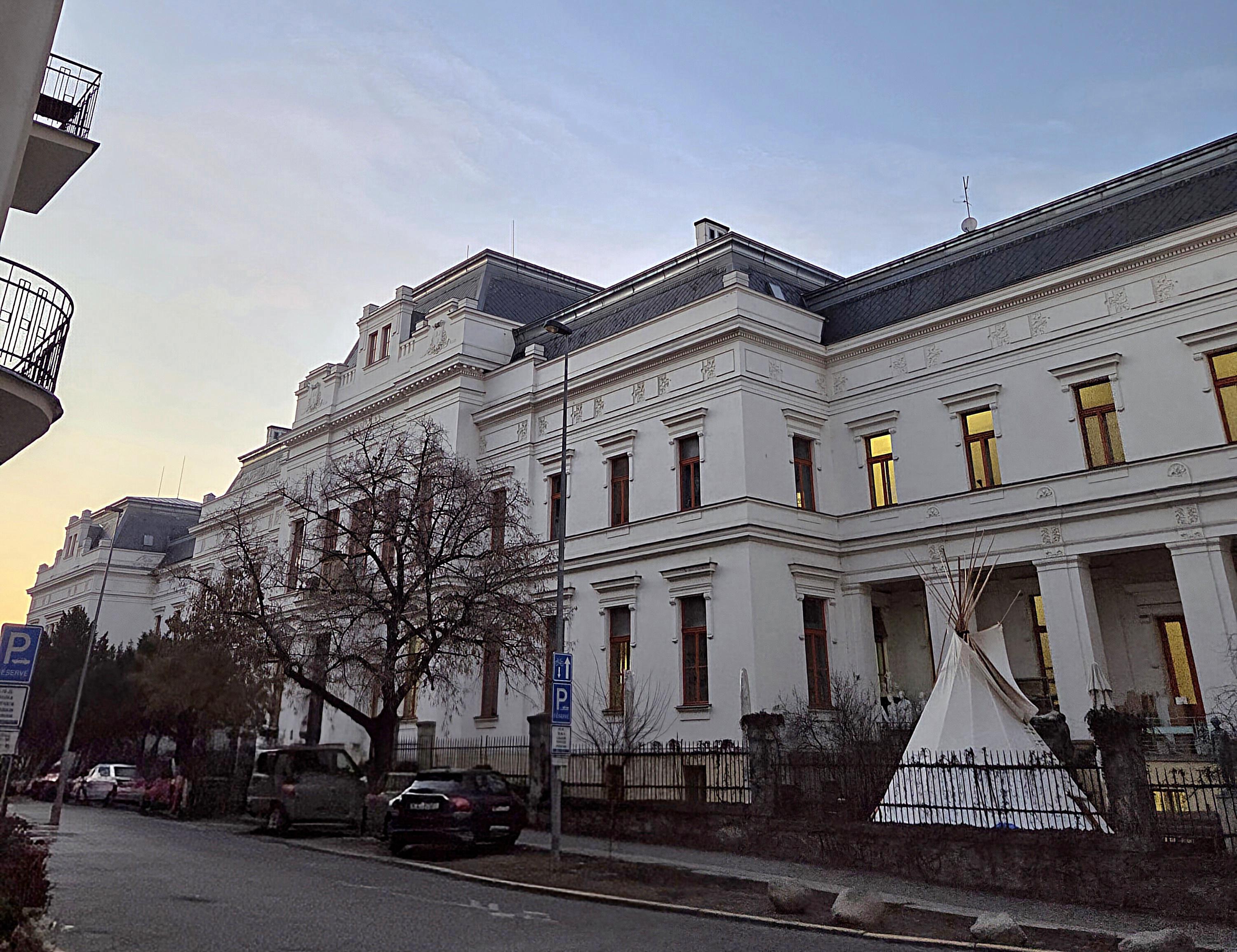 Katedra teorie a dějin umění Akademie výtvarných umění foto 1