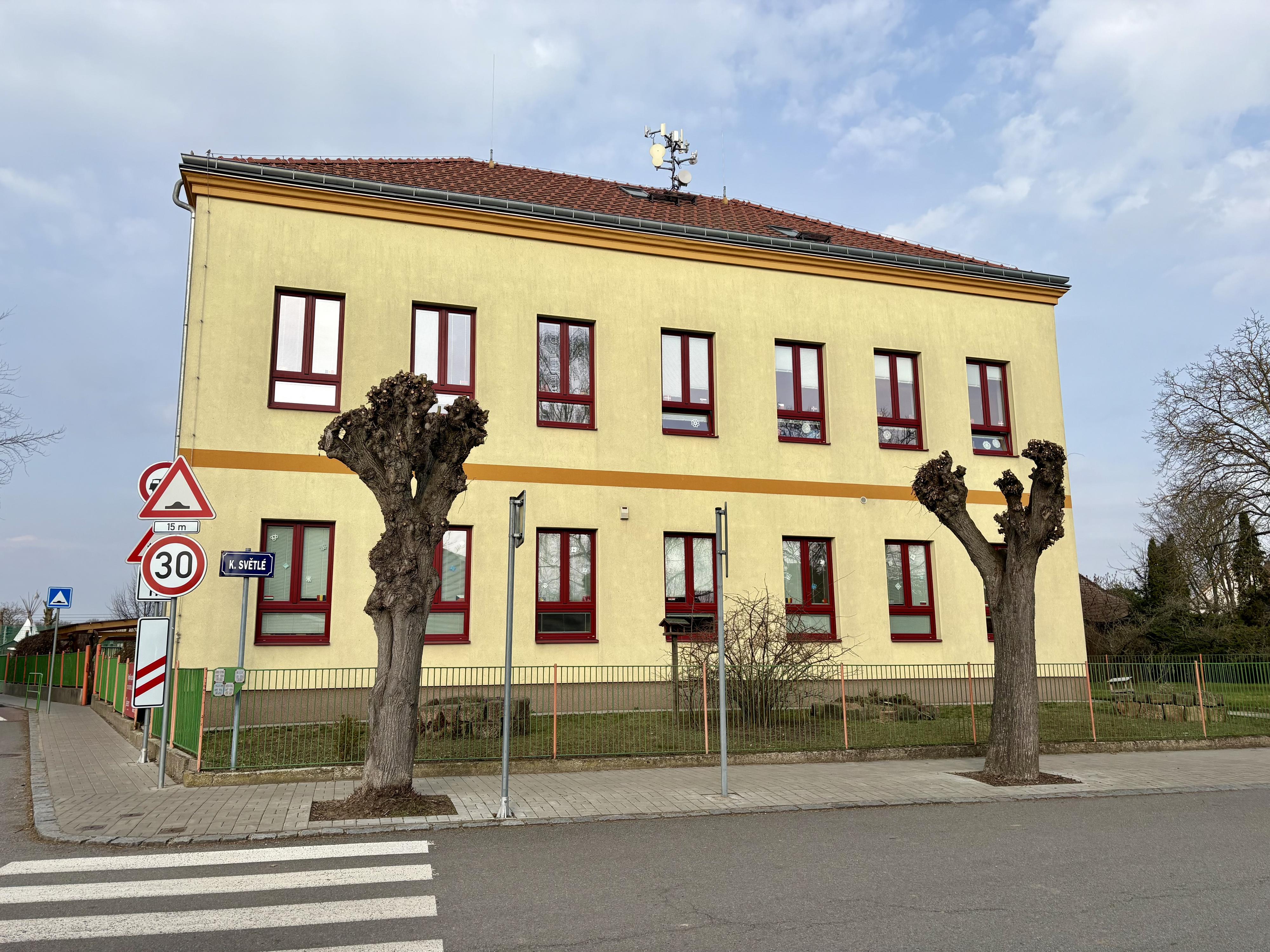 Základní škola Čeperka foto 3