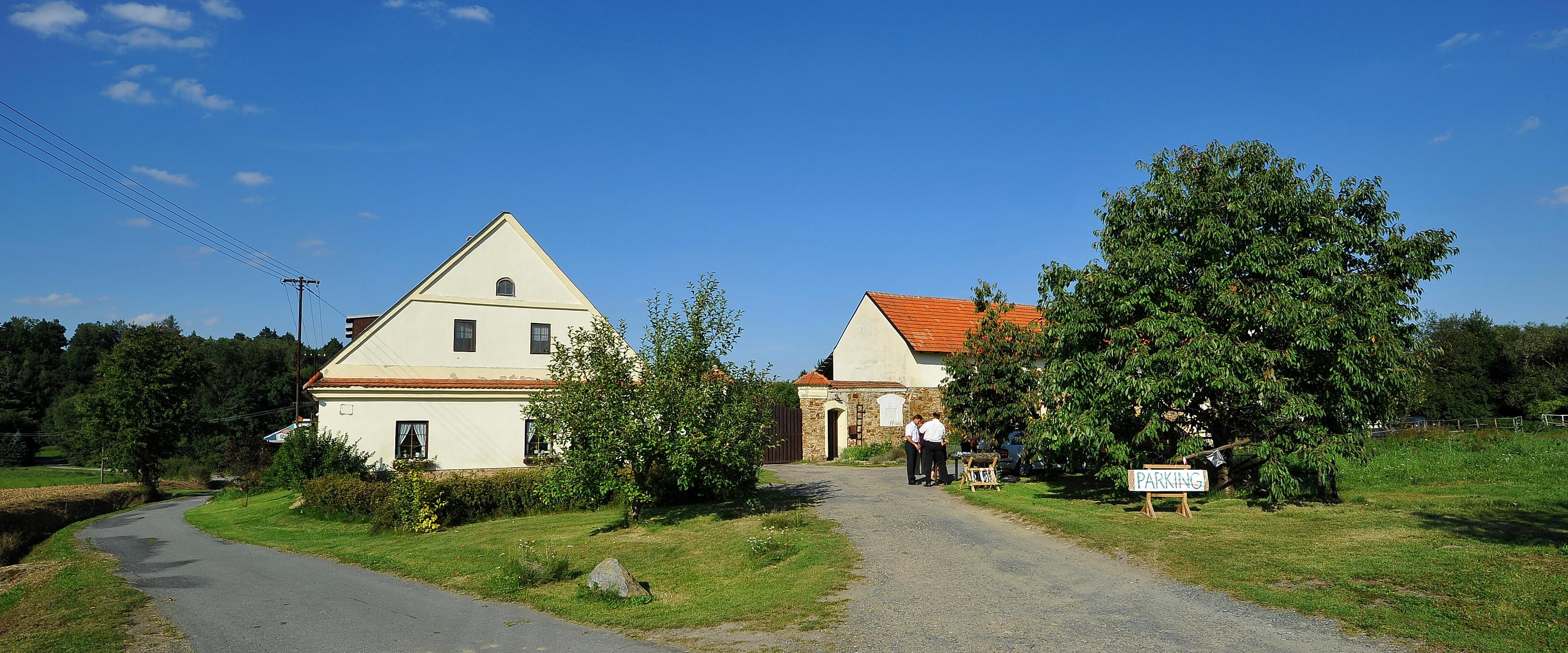 Restaurace Ve Dvoře foto 4