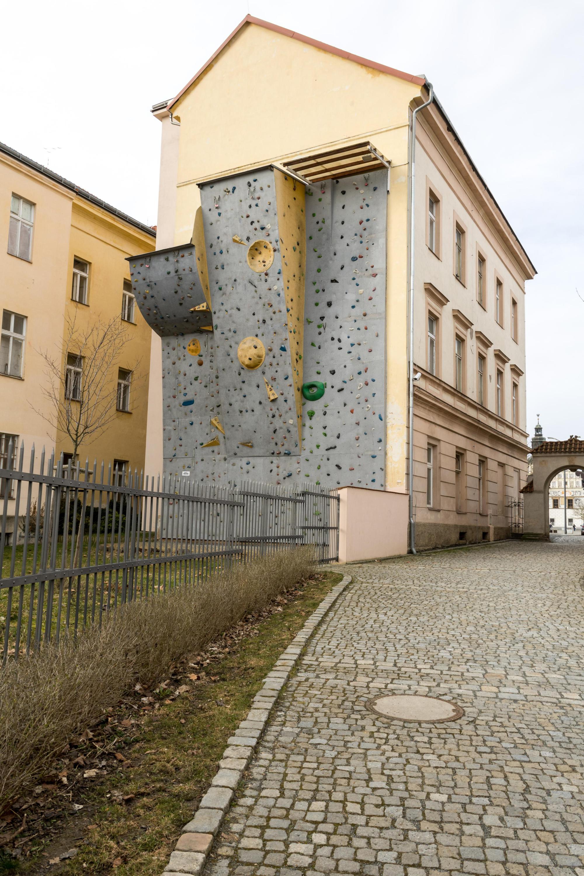 DDM Stříbro - Lezecká stěna foto 4