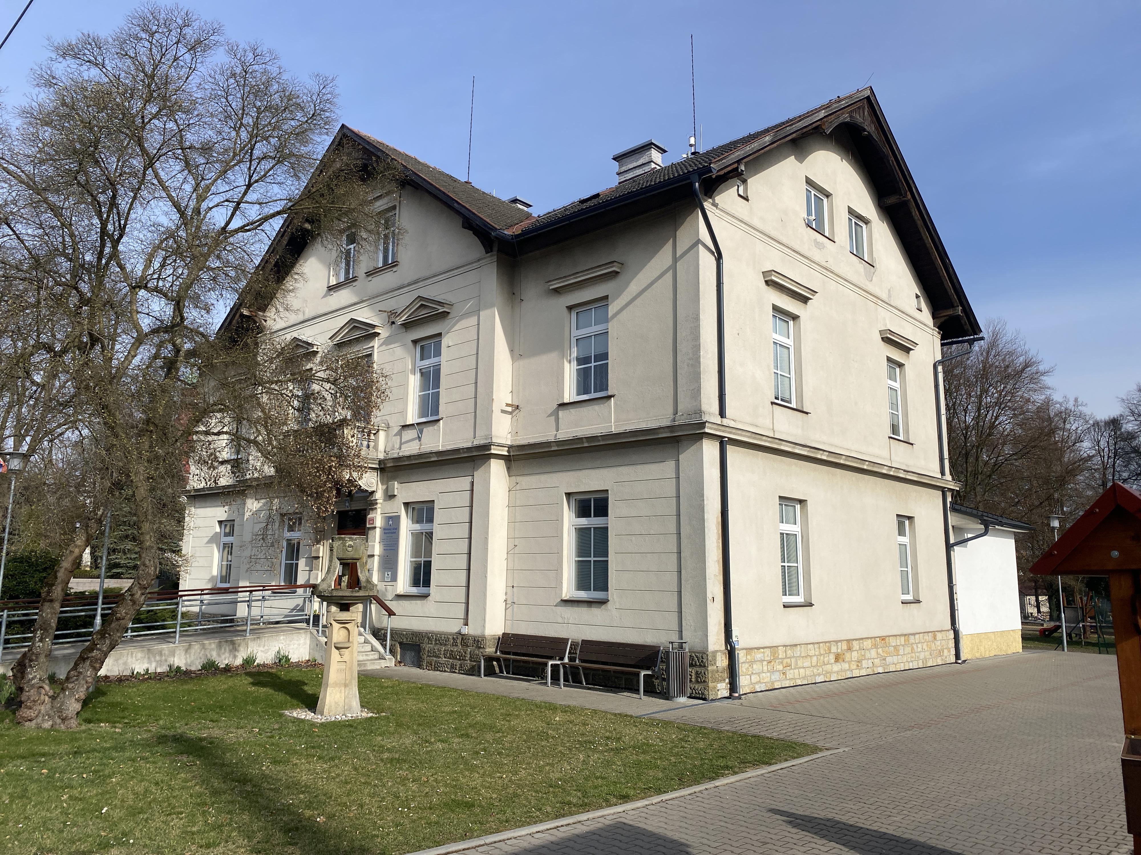 Borohrádek - městský úřad foto 4