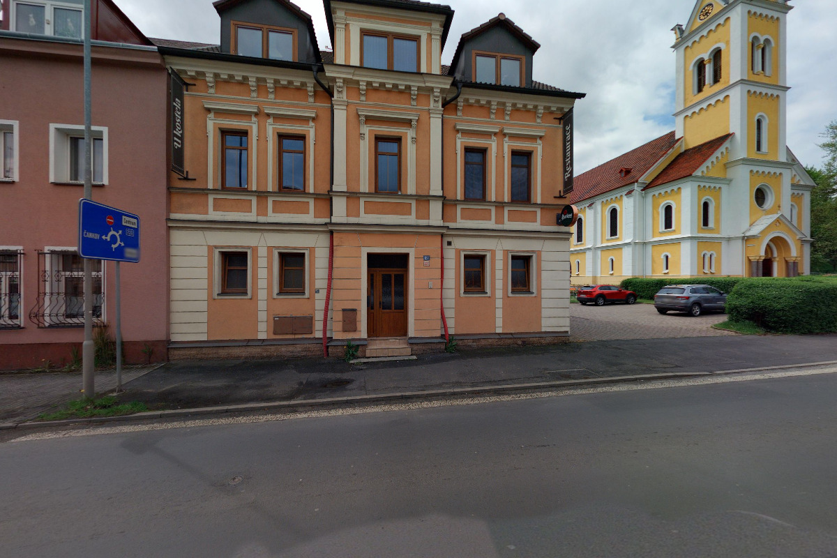 Restaurace U Kostela