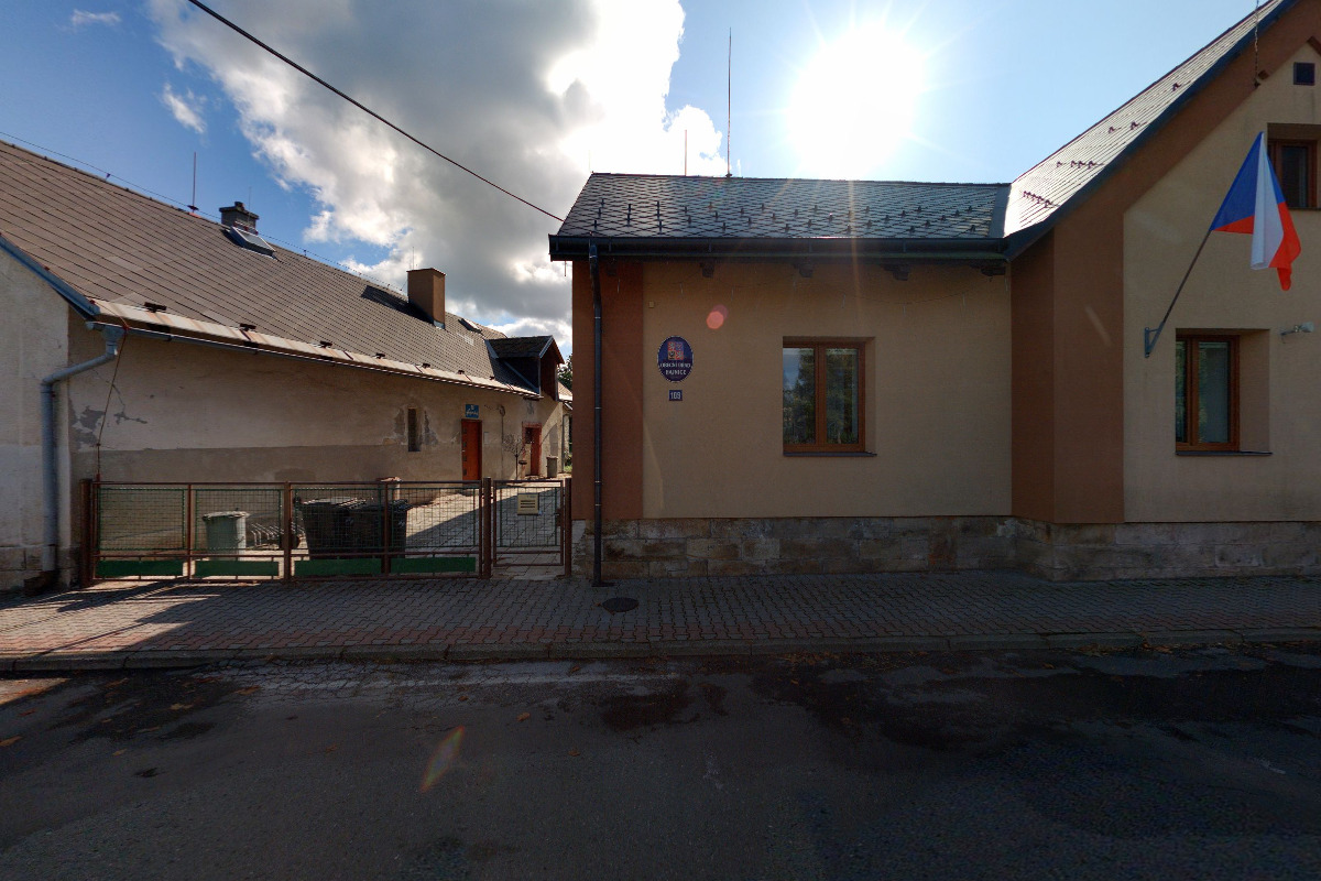 Hajnice - obecní úřad foto 2