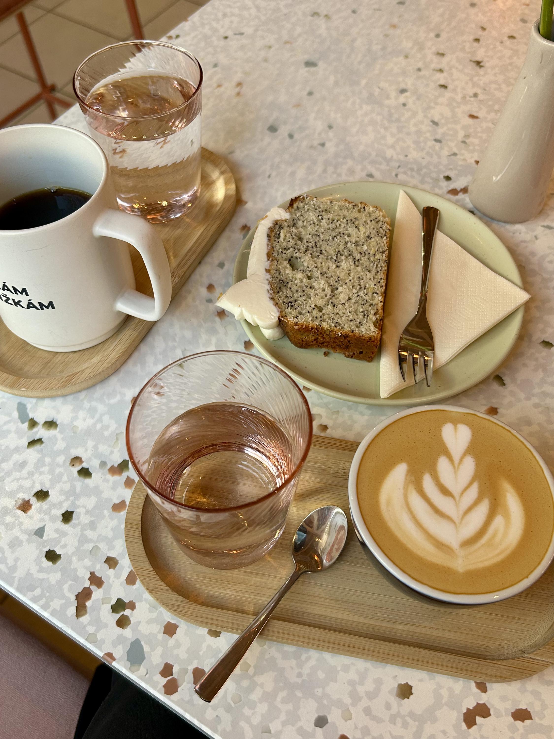 Kapitola kafe & knihy foto 5