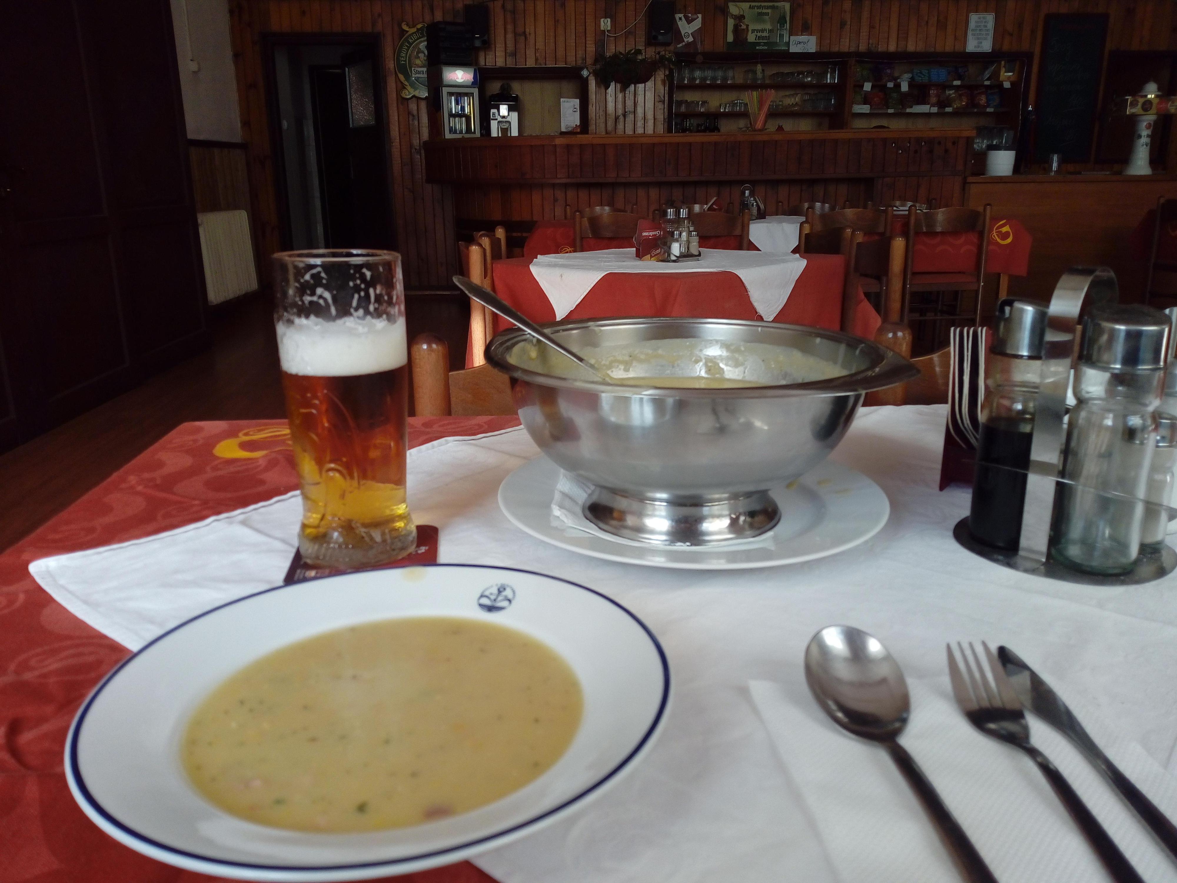Zámecká restaurace foto 2