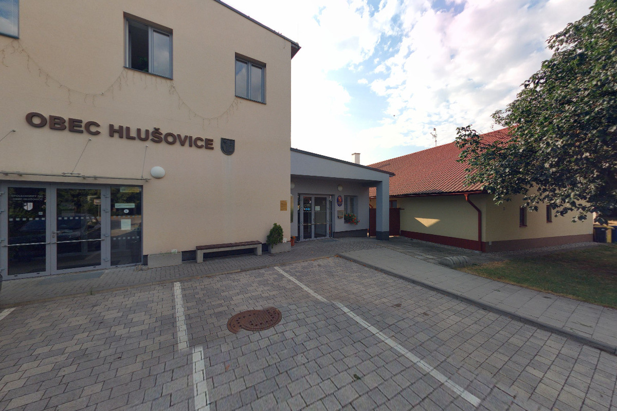 Hlušovice - obecní úřad foto 3