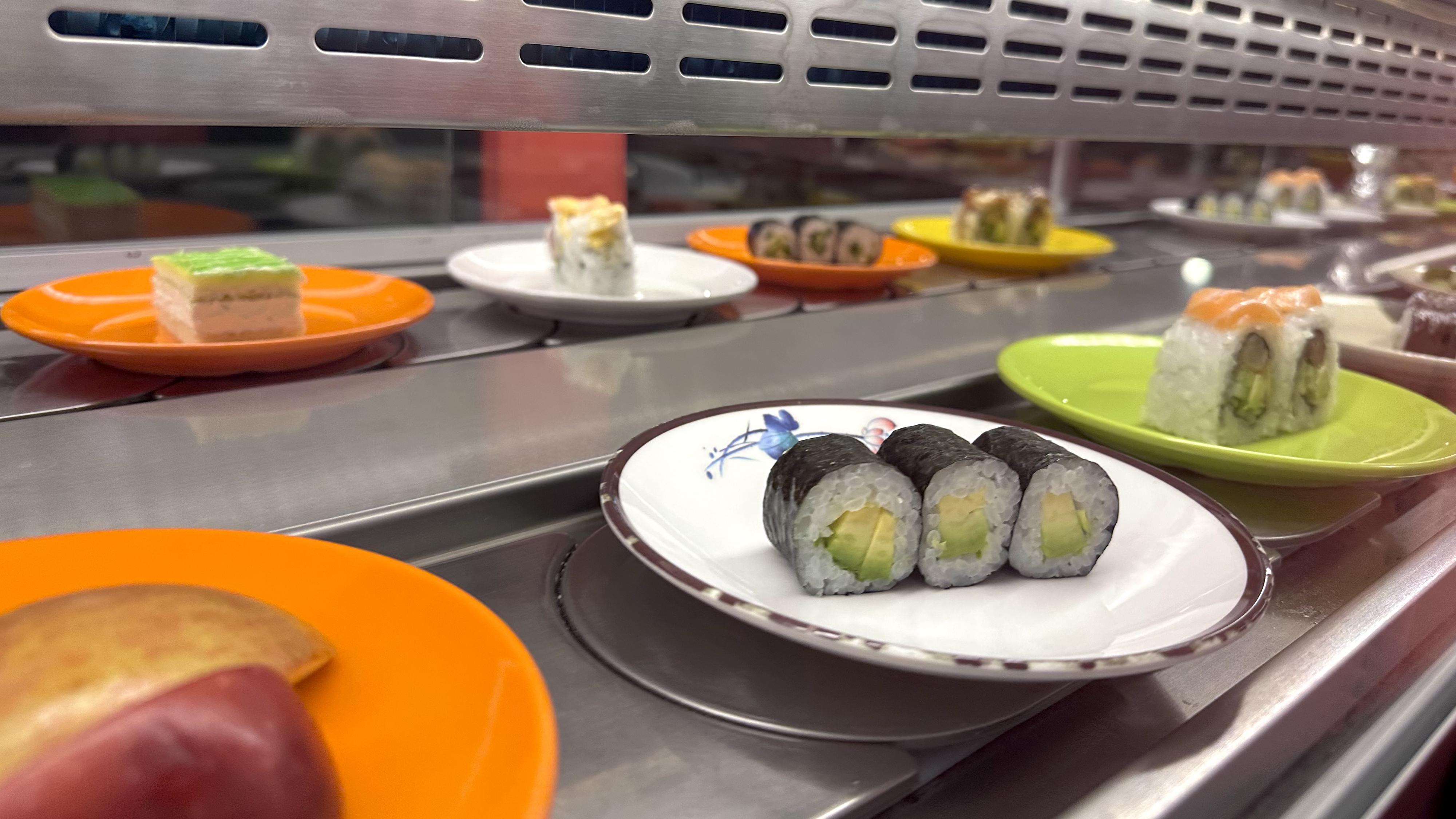 Koinobori Running Sushi foto 3