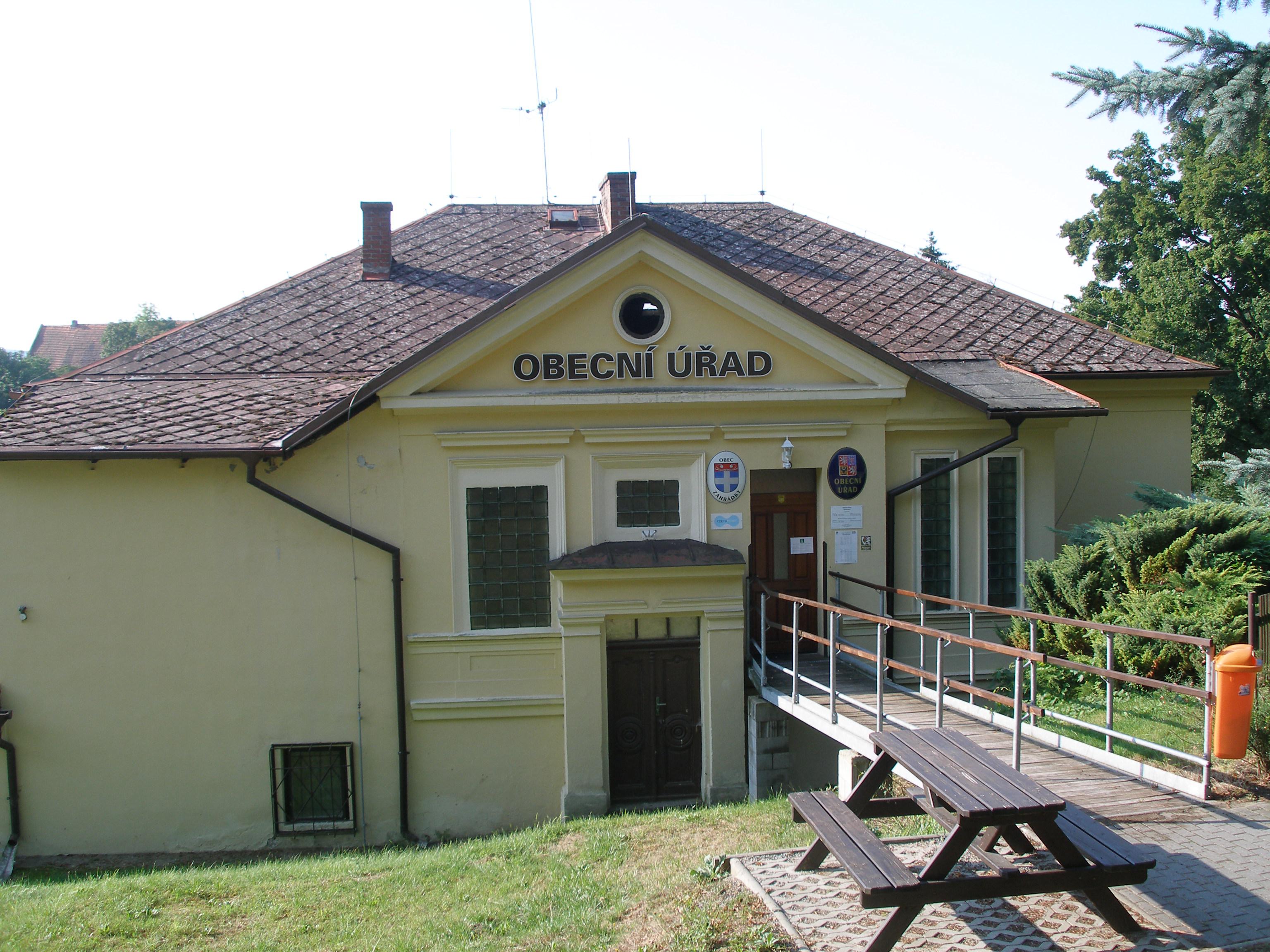 Zahrádky - obecní úřad foto 3