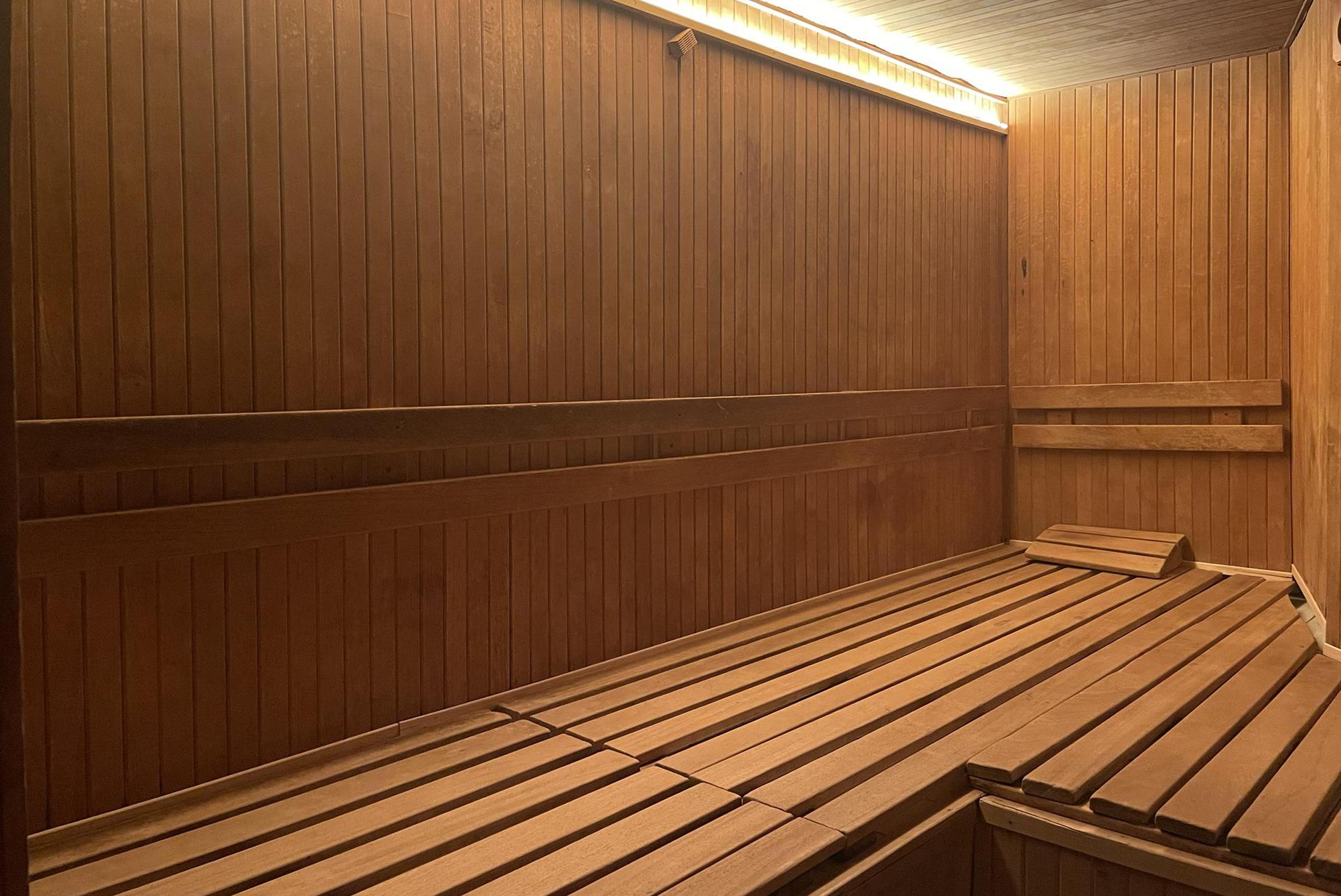 Vstup pro páry zdarma.