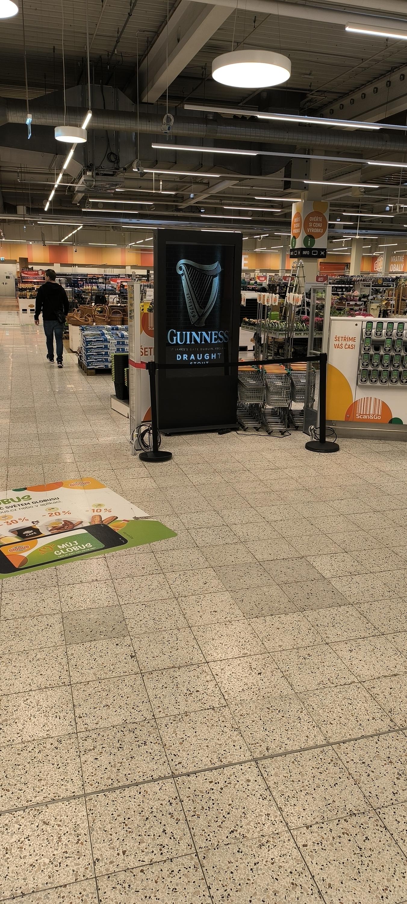 Globus Hypermarket foto 3