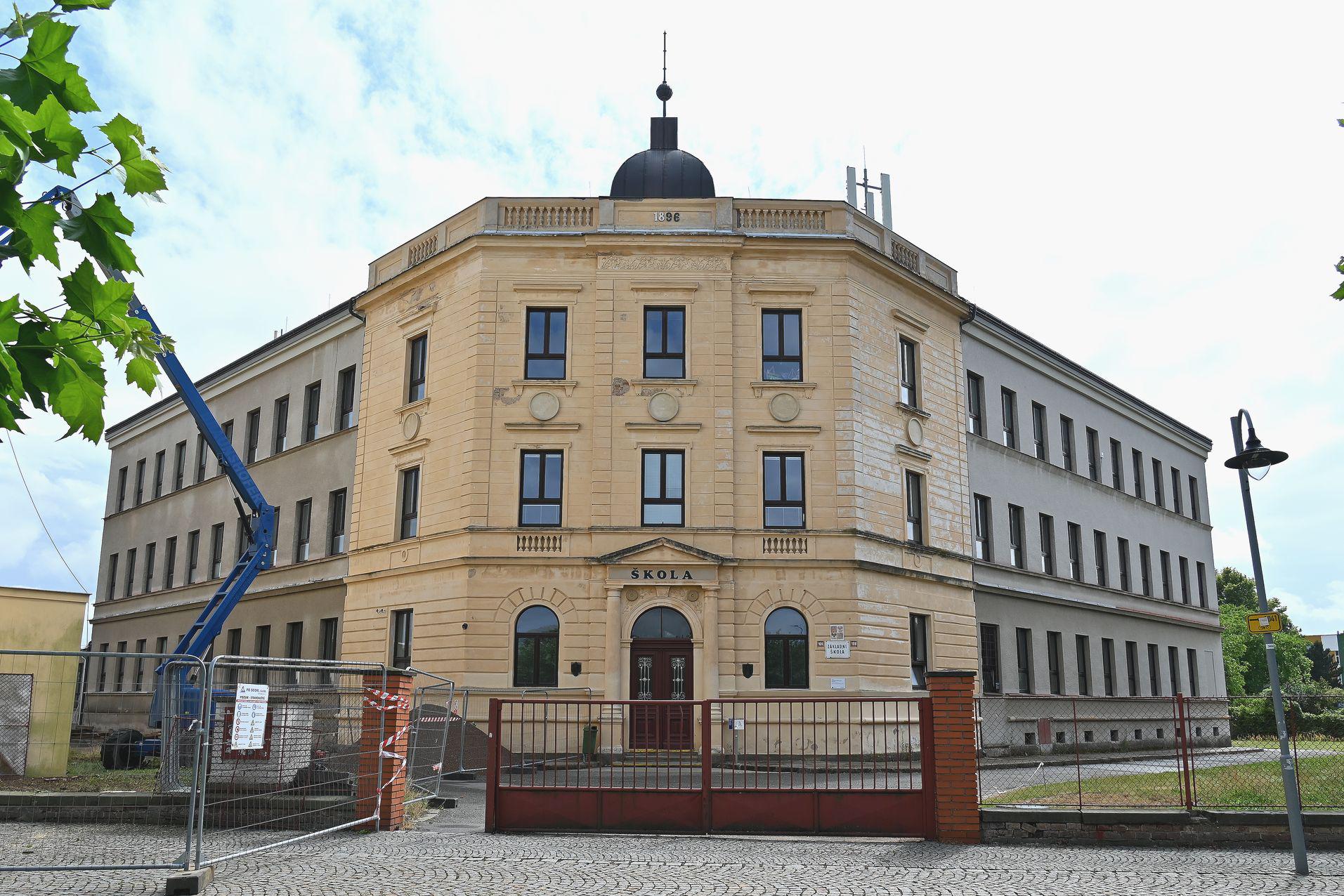 Základní škola a mateřská škola Lázně Bohdaneč foto 2