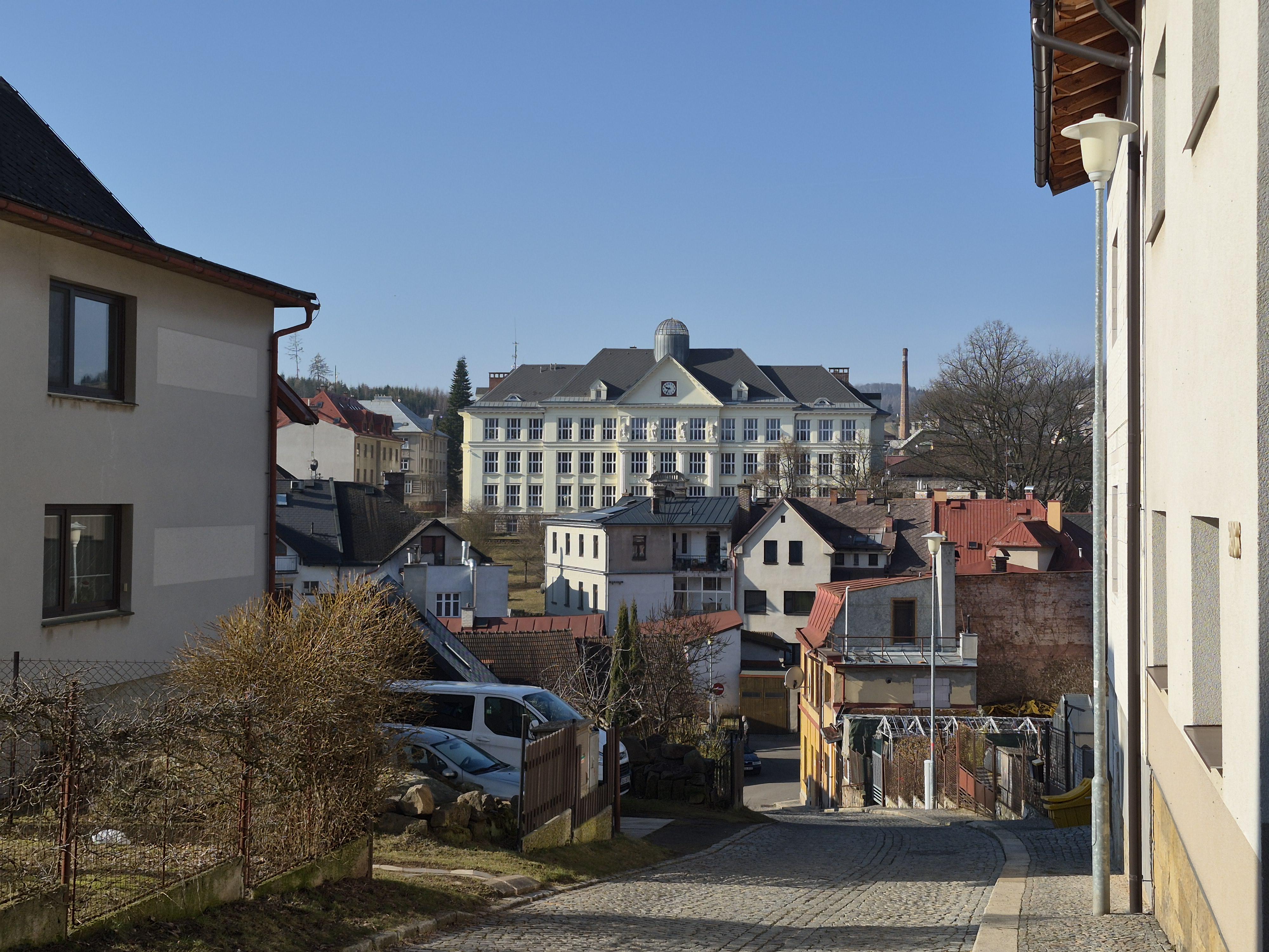ZŠ praktická a ZŠ speciální Lomnice nad Popelkou foto 4