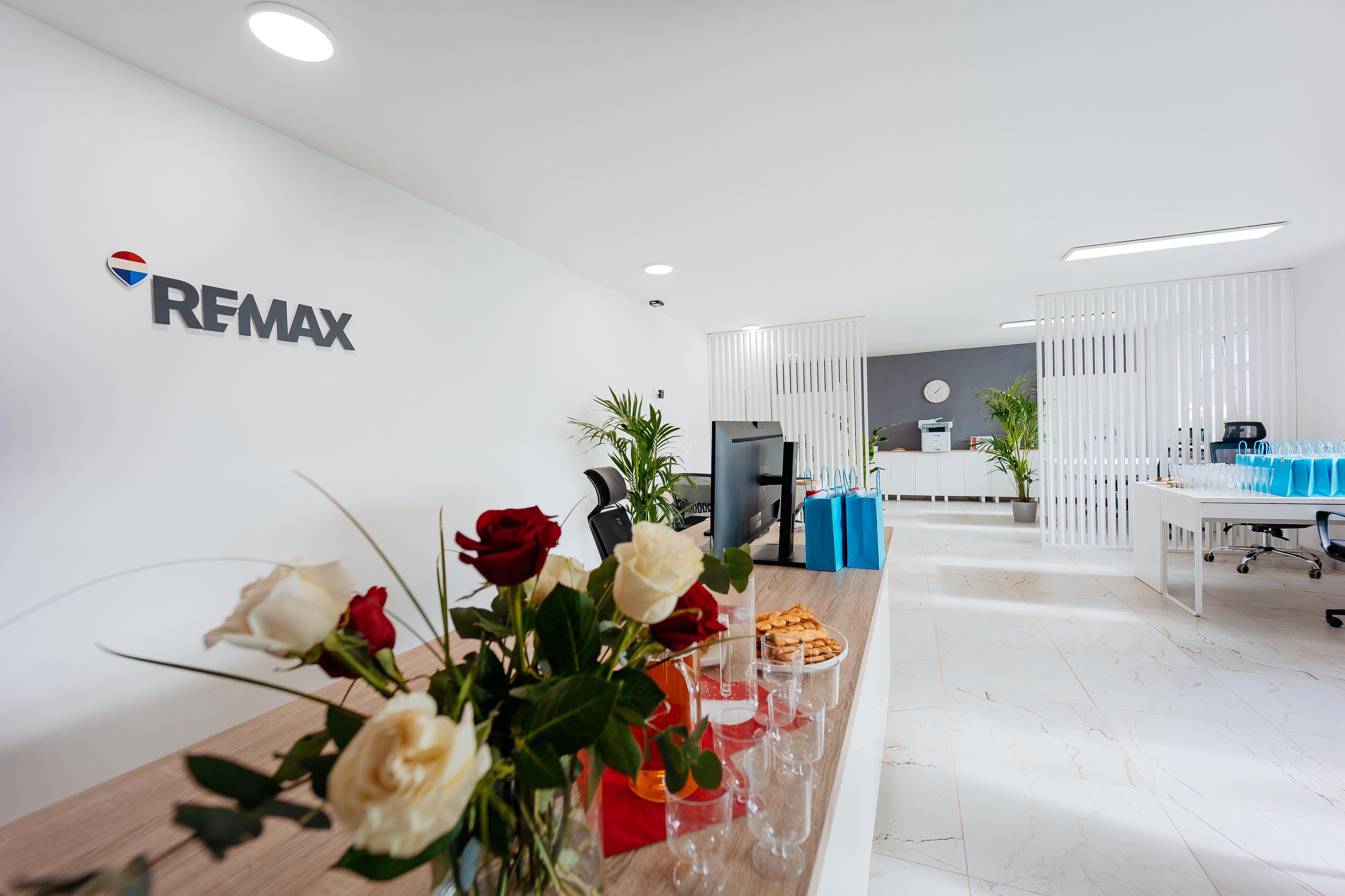 REMAX SEN foto 3