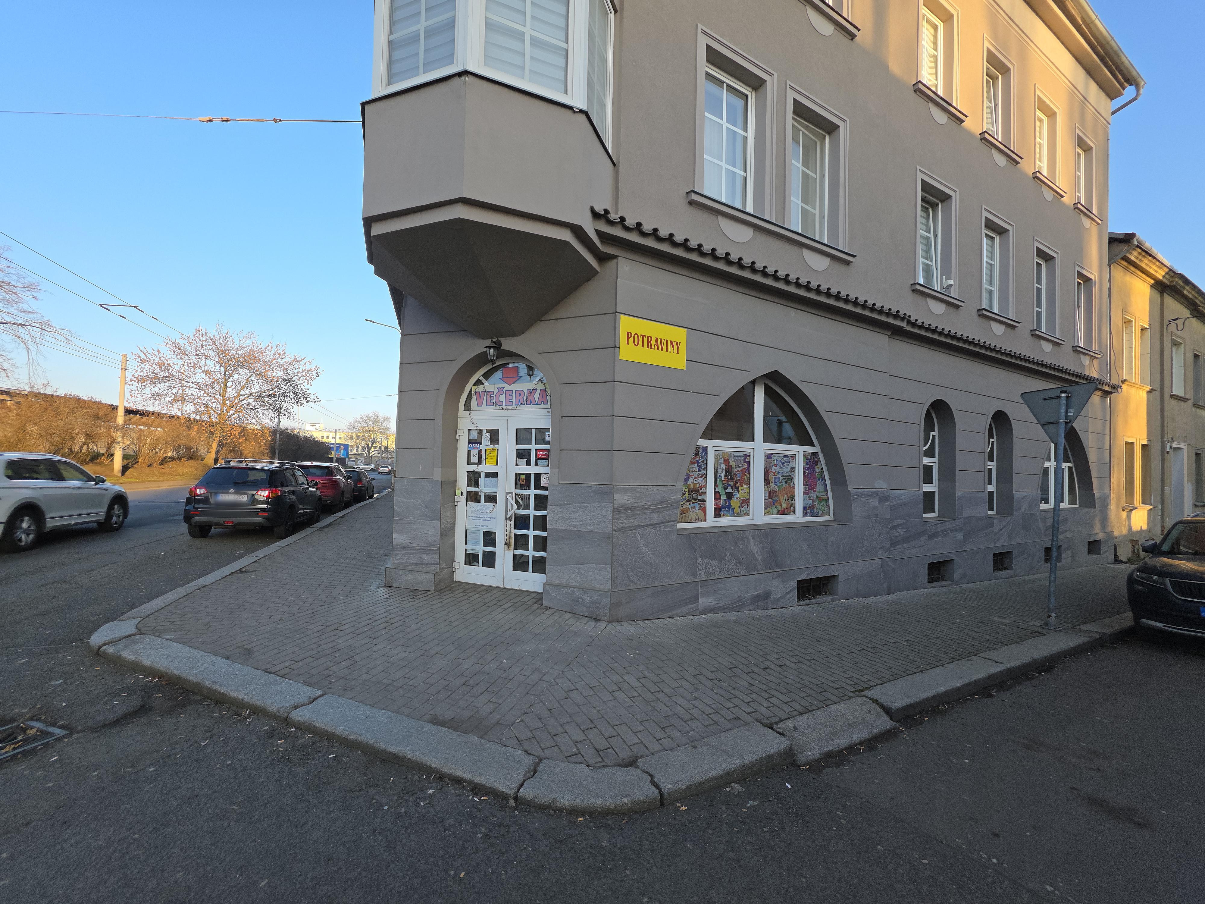 Potraviny - Večerka Drážďanská