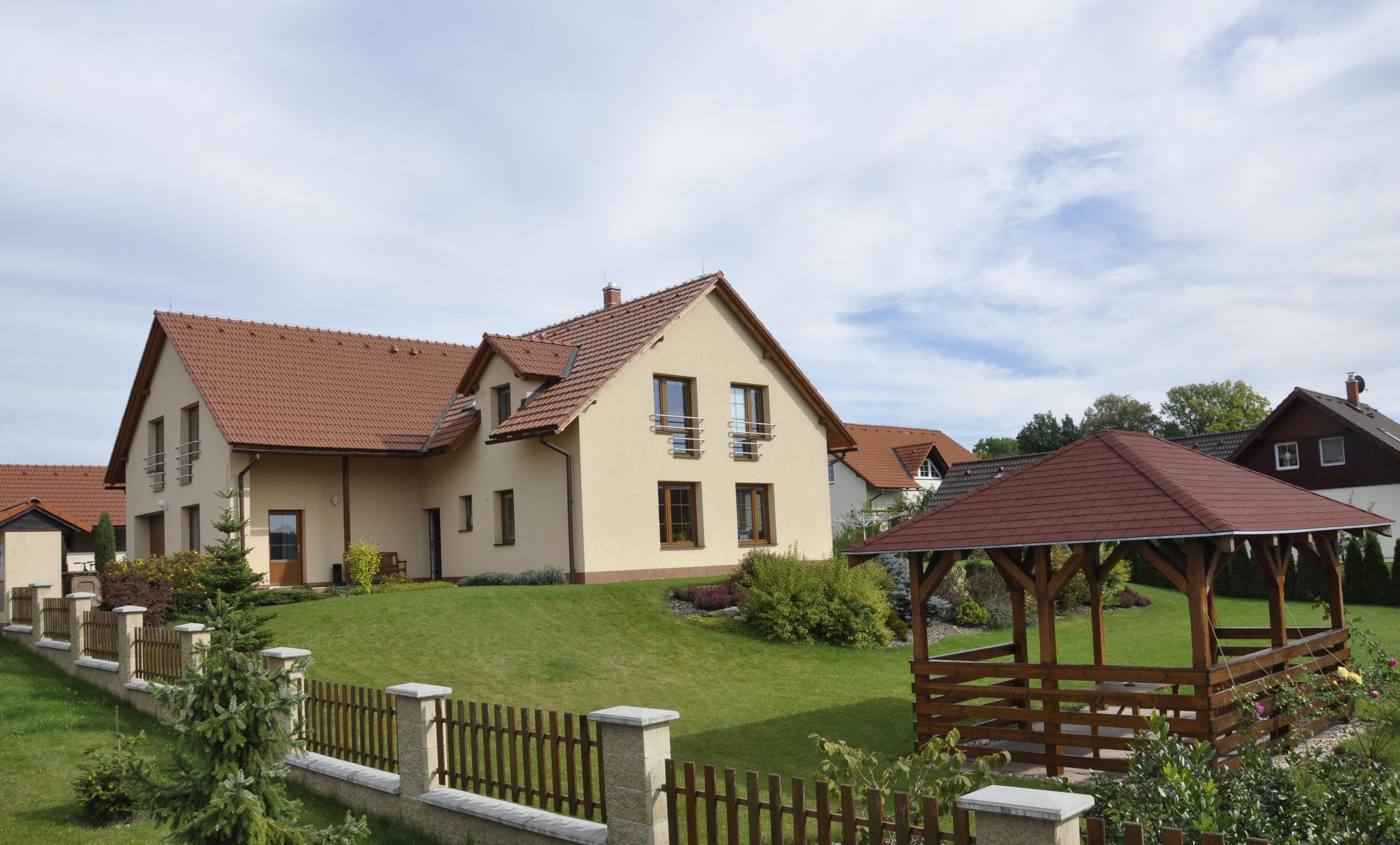 Dům na půl cesty foto 3