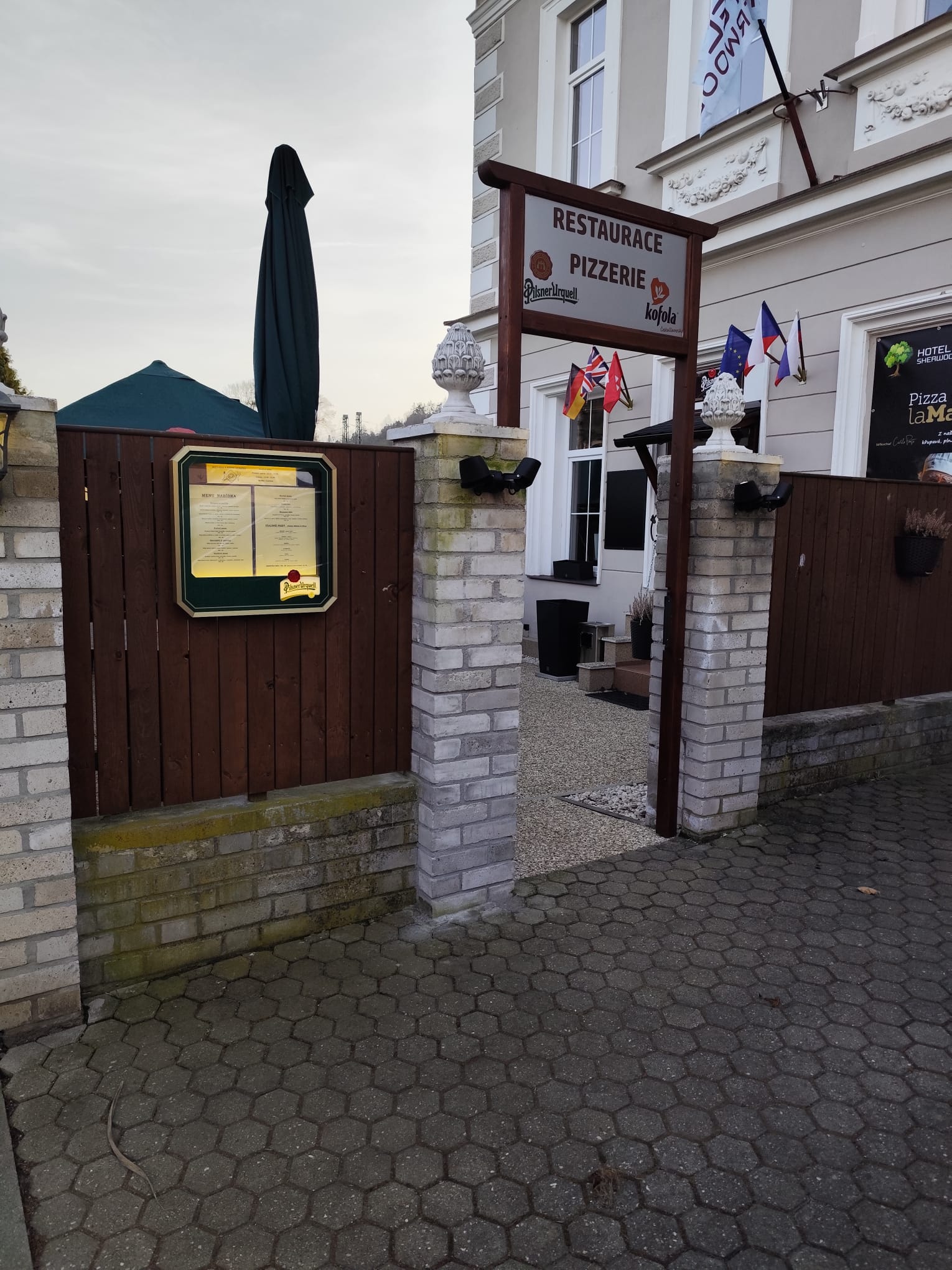 RESTAURACE A PIZZERIE SHERWOOD foto 3