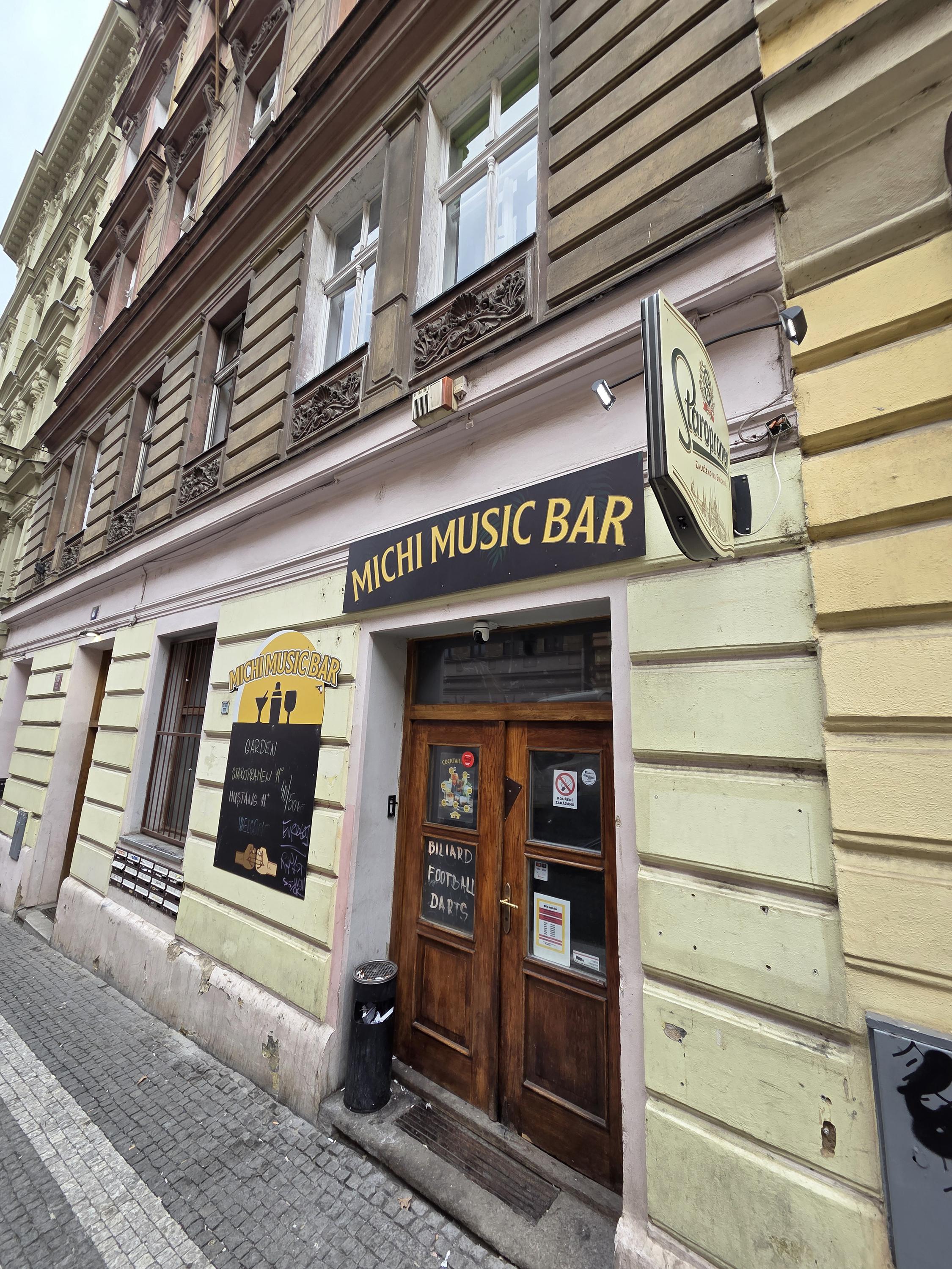 Michi Music Bar foto 1