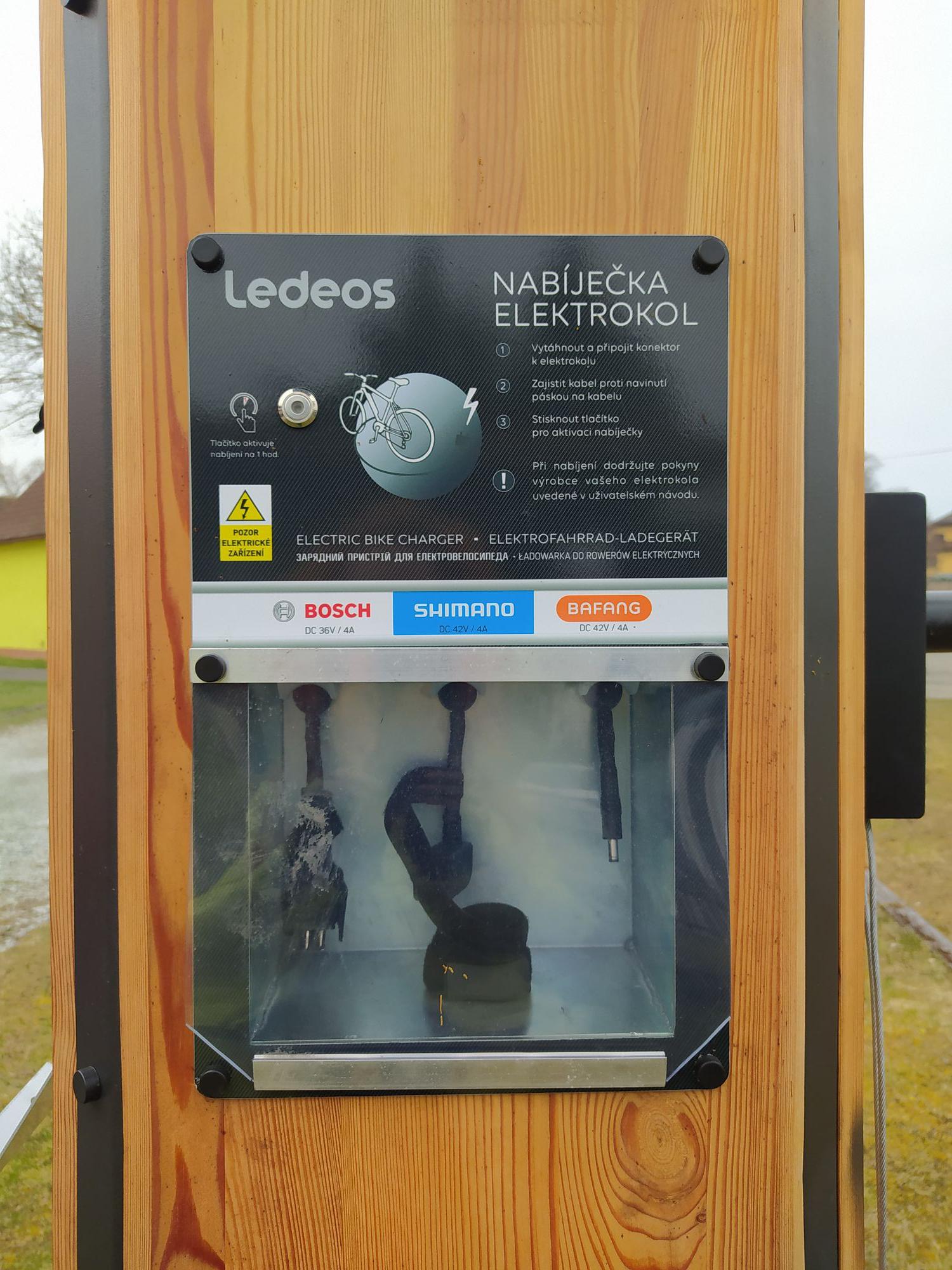 Dobíjecí stanice pro elektrokola foto 3