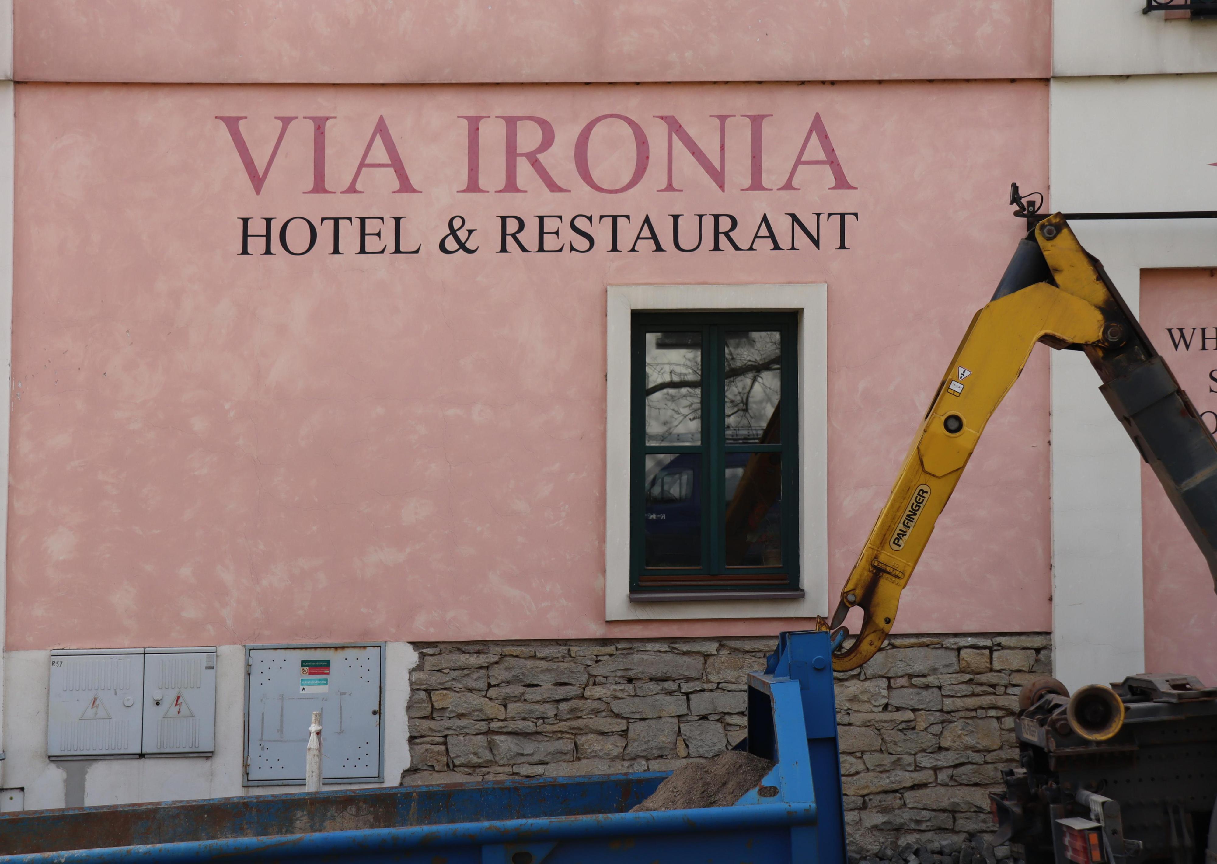 Hotel VIA IRONIA foto 6