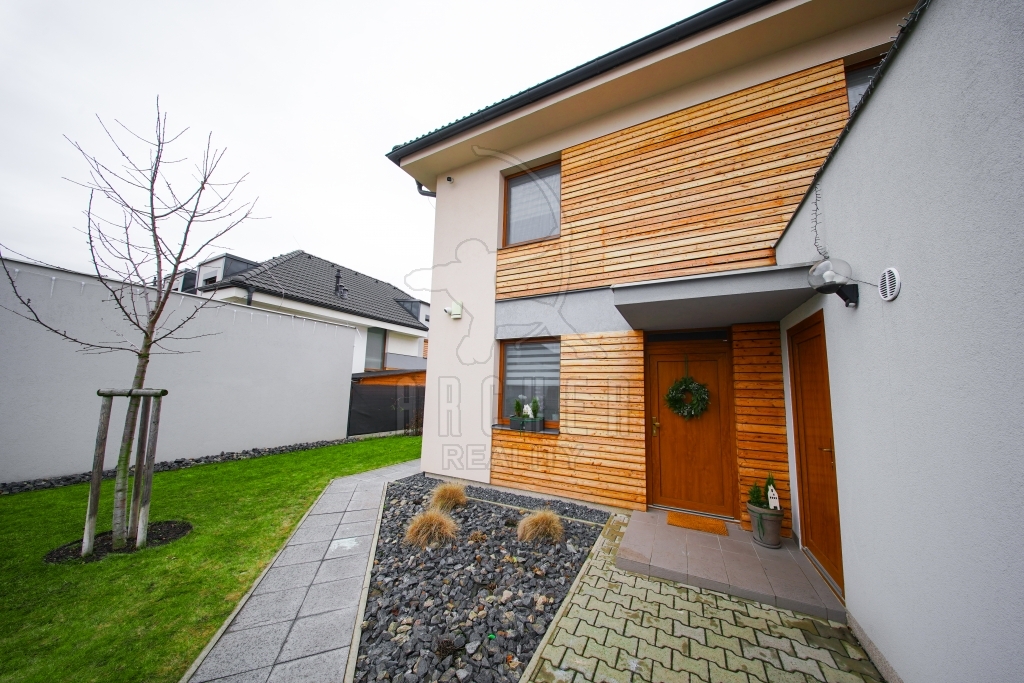 Prodej RD  6+kk,168 m², na pozemku 472 m², Zlonín