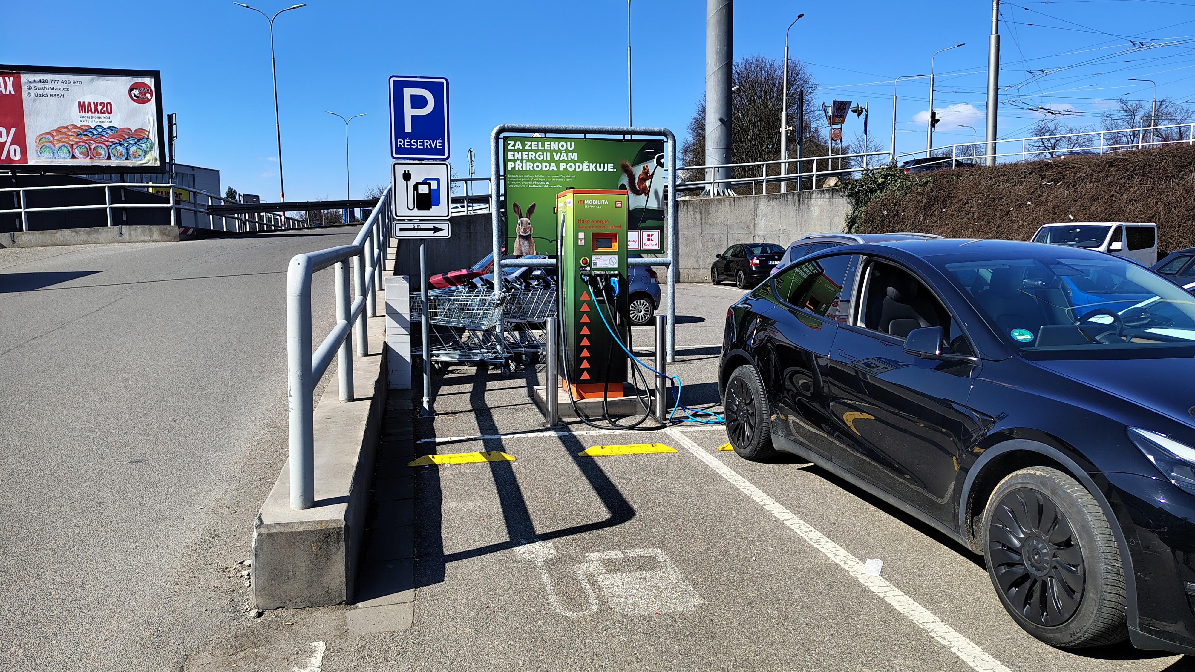 Nabíjecí stanice ČEZ foto 1