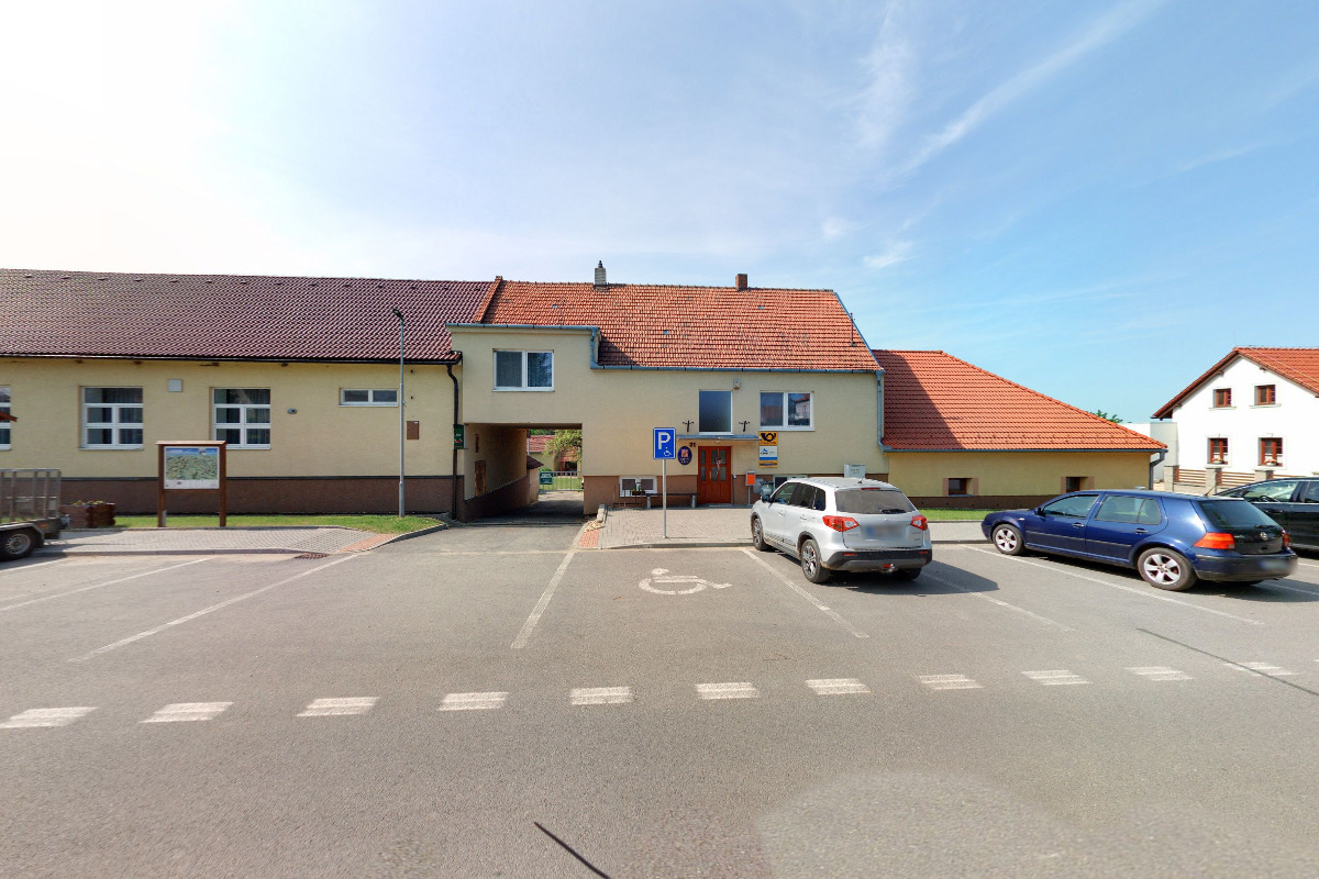 Hartvíkovice - obecní úřad foto 3